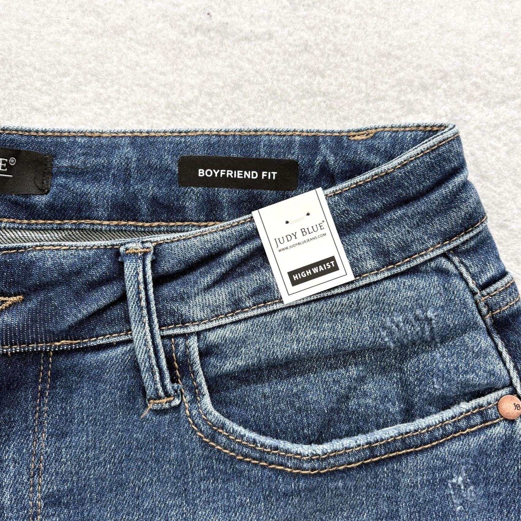 Vintage Judy Blue Boyfriend Jeans Womens 14W Blue Medium Wash High Rise Distressed NWT Jeans Womens 14W Blue Medium Wash Distressed NWT Size 36" / US 14 / IT 50 - 4 Thumbnail