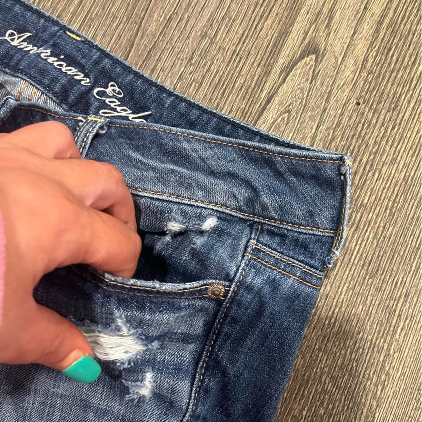 American Eagle Outfitters American Eagle Jean Shorts Mid Rise Booty Distressed Medium Size 27" / US 4 / IT 40 - 3 Thumbnail