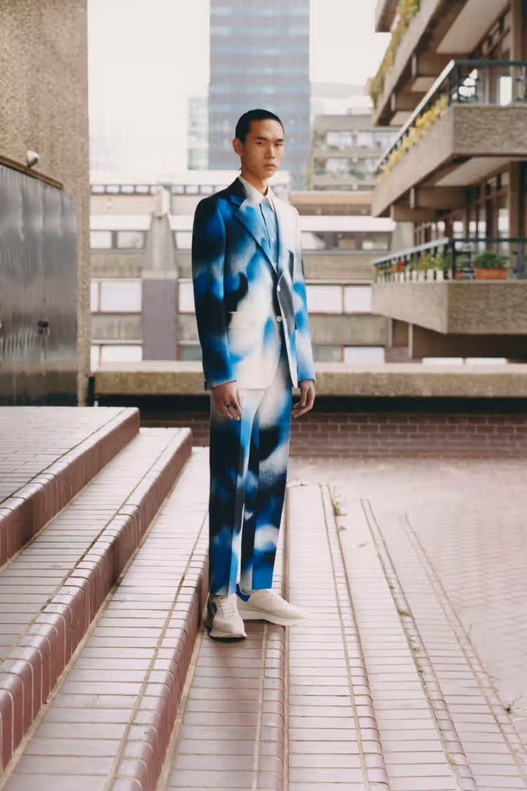 Alexander McQueen NWT $3990 Runway Alexander McQueen Spray Paint Blazer size50 Size 40R - 13 Thumbnail