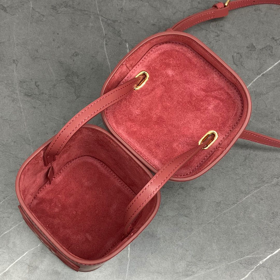 Celine o1w1db11124 Size: OS / Small Box Cuir Triomphe Bag in Red Size ONE SIZE - 3 Thumbnail