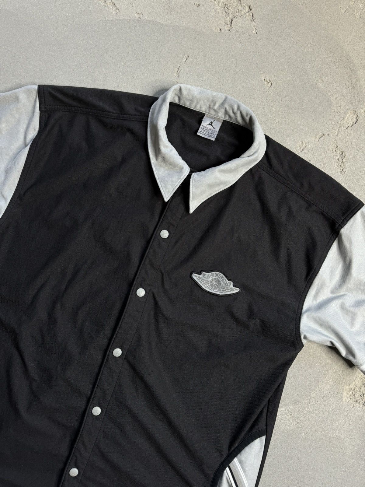 Jordan Brand Air Jordan Shadow 1 Button-Up Warm-Up Shooting Shirt Size US XL / EU 56 / 4 - 3 Thumbnail