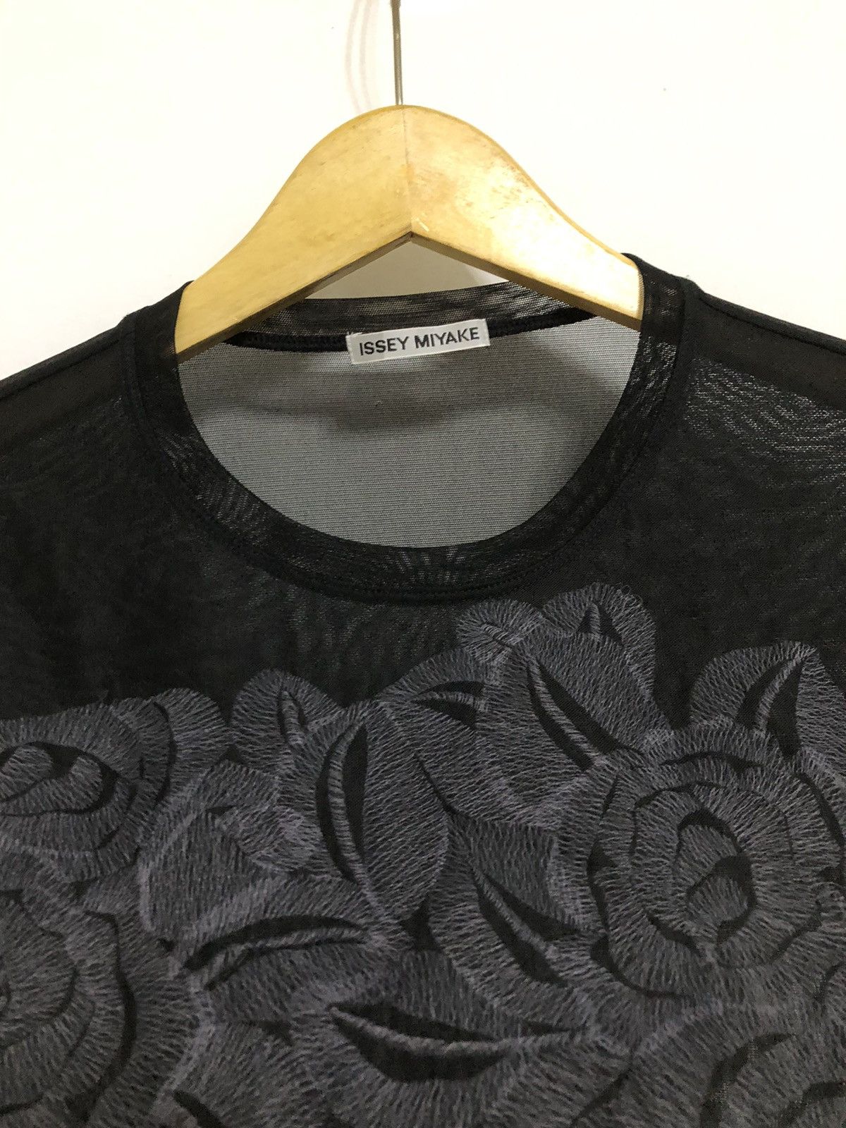 Issey Miyake Issey Miyake Floral Pattern Mesh Double Layer Tshirt Size XS / US 0-2 / IT 36-38 - 3 Thumbnail