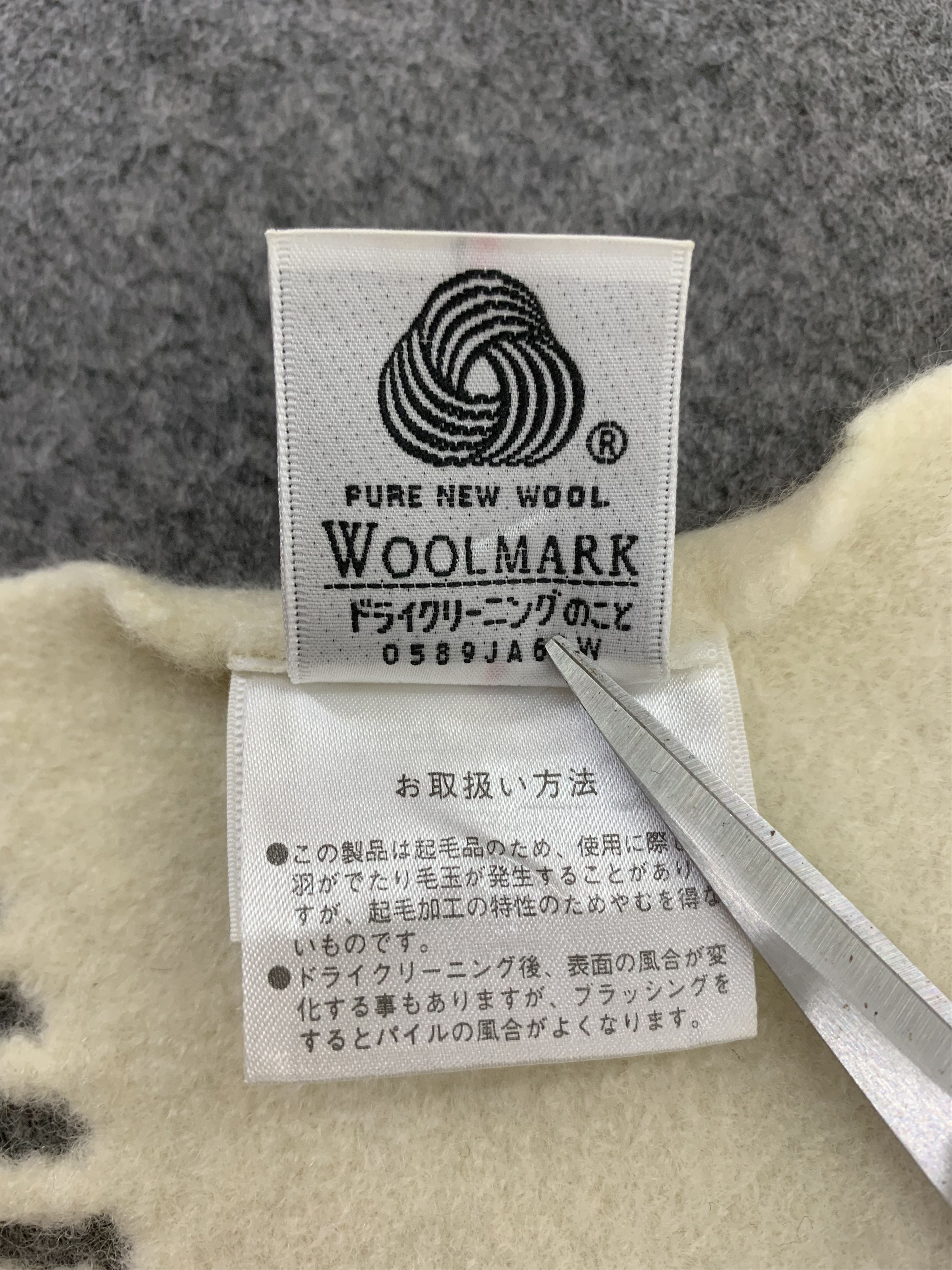 Celine Celine Blanket Scarf Wool Wrap BL3190 Size ONE SIZE - 4 Thumbnail