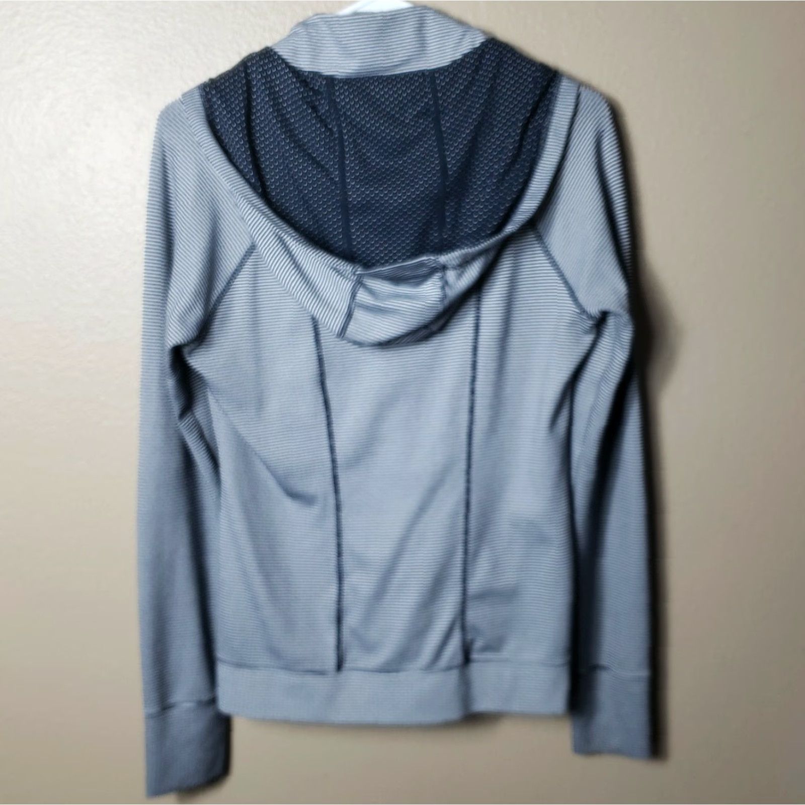 Athleta Athleta Hoodie Womens - Size S - Pullover - 1/2 Zip - Striped Blue/White - Activewear - 90s? (No, wrong) Size S / US 4 / IT 40 - 7 Thumbnail