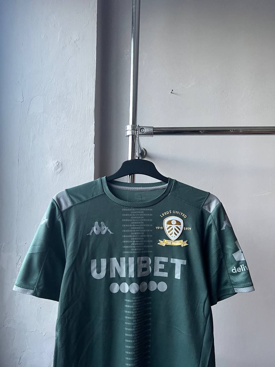 Kappa 2019/20 LEEDS UNITED TRAINING SOCCER JERSEY FOOTBALL SHIRT M Size US M / EU 48-50 / 2 - 3 Thumbnail
