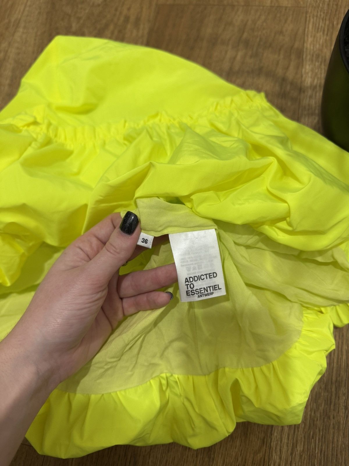 Essentiel Antwerp ESSENTIEL ANTWERP GORPCORE NYLON BLOWN MIDI SKIRT Size 25" / US 0 / IT 36 - 5 Thumbnail