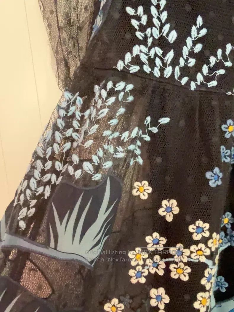 Valentino Valentino Lace hand-embroidered two-piece dress Size M / US 6-8 / IT 42-44 - 4 Thumbnail