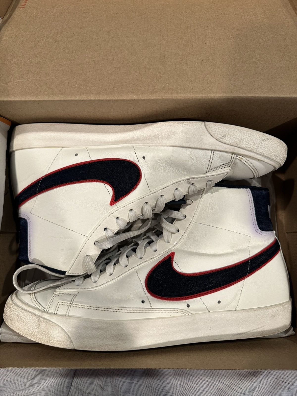 Nike Nike Blazer ‘77 Vintage: City Pride Chicago Size US 10 / EU 43 - 2 Thumbnail