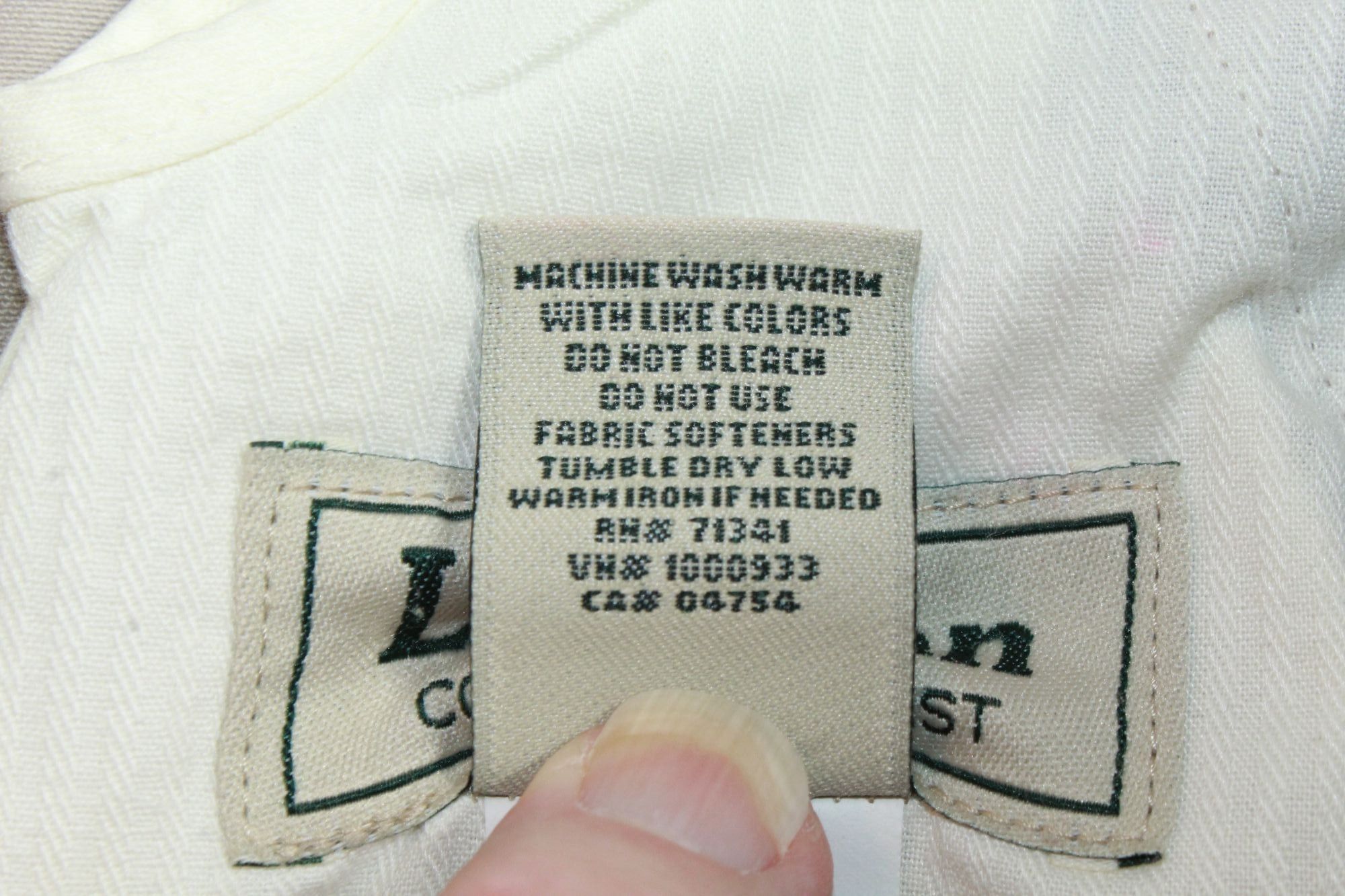 L.L. Bean LL Bean Double L Khaki Chinos Natural Fit 36 Naturecore Size US 36 / EU 52 - 11 Thumbnail