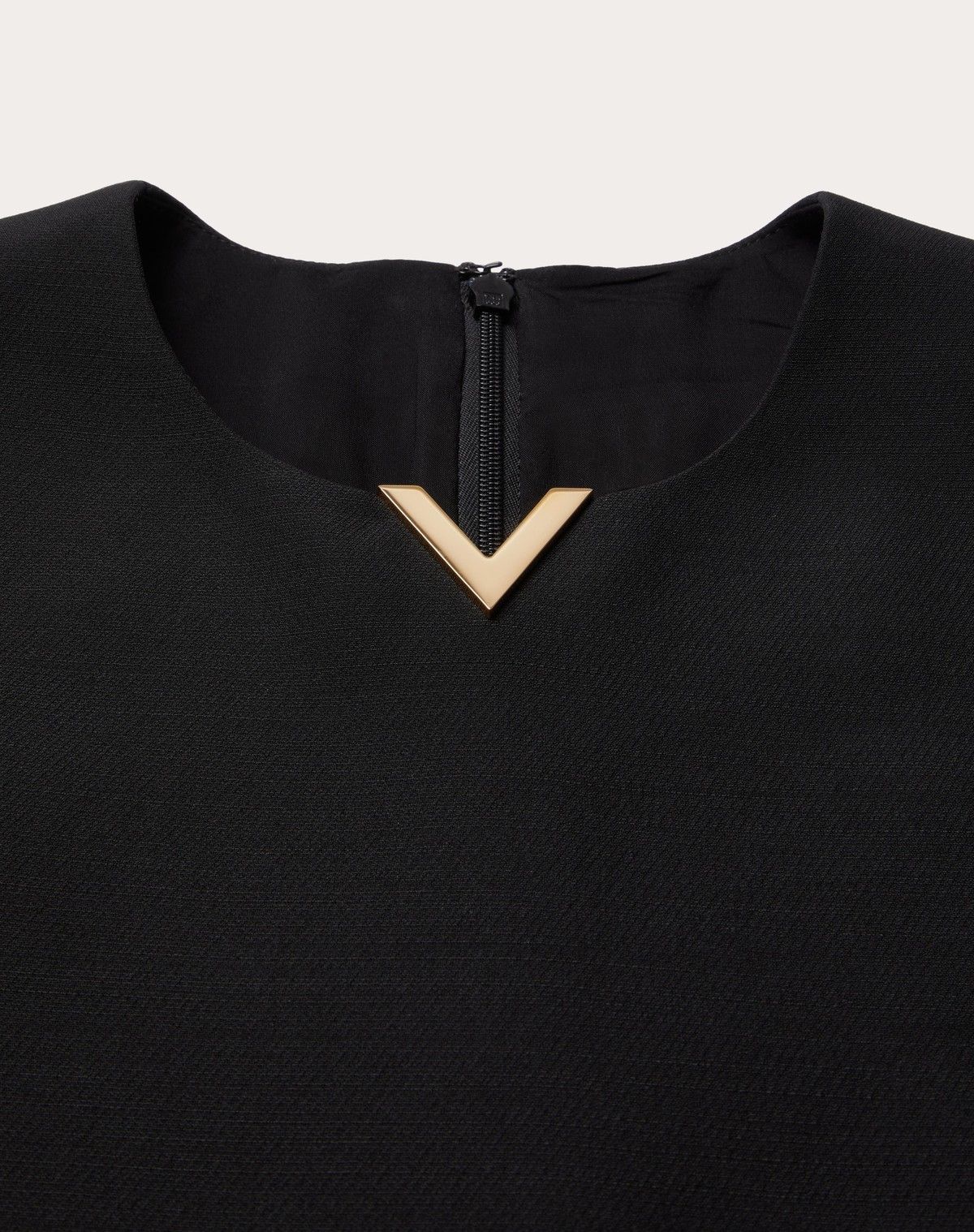 Valentino o1s1wg110525 Crepe Couture Short Dress in Black Size XS / US 0-2 / IT 36-38 - 5 Thumbnail