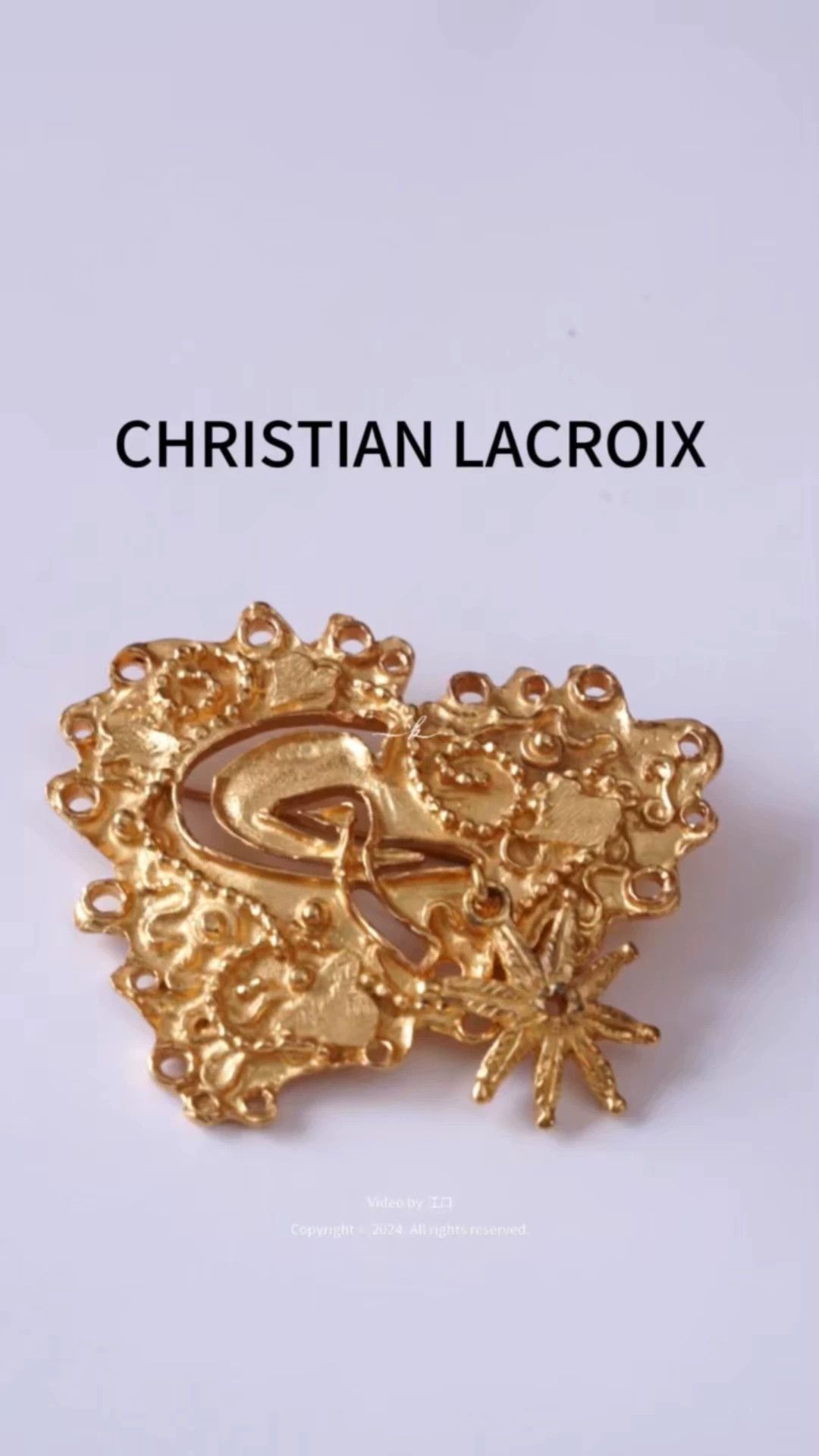 Christian Lacroix Christian Lacroix Gold Lace Heart Brooch Logo Swinging Size ONE SIZE - 1 Thumbnail
