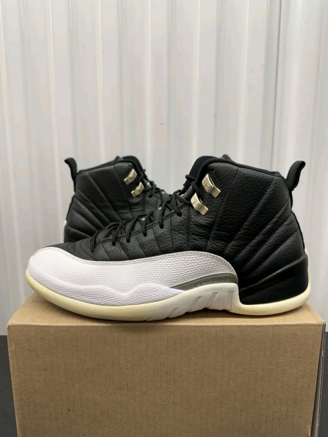 Jordan Brand Nike Air Jordan Retro 12 Playoff 2021 Size 10.5 Men Size US 10.5 / EU 43-44 - 1 Thumbnail