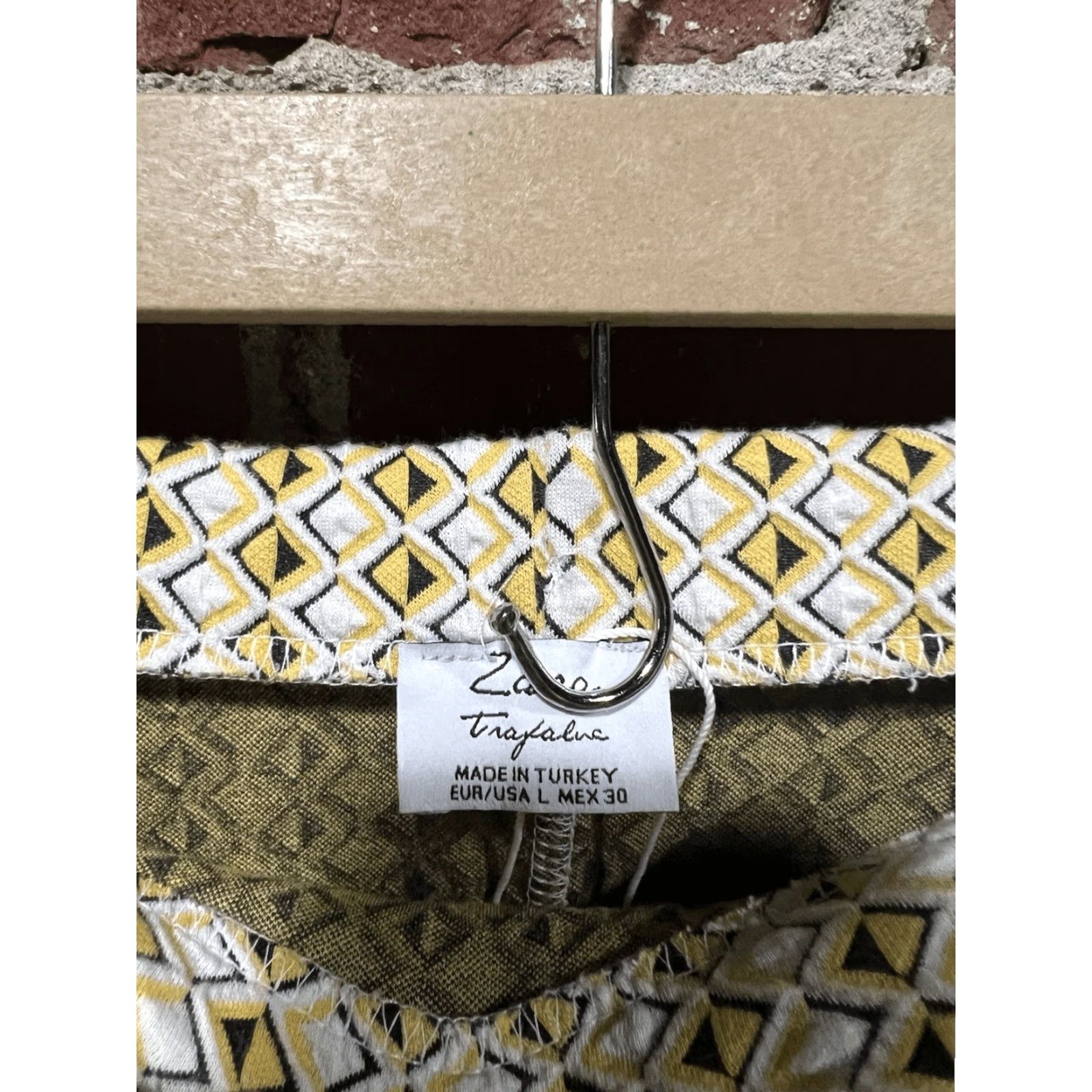 Zara Zara Trafaluc Womens Yellow Abstract Pull On A-line Skirt Knit L Size Knee Length Size 36" / US 14 / IT 50 - 3 Thumbnail