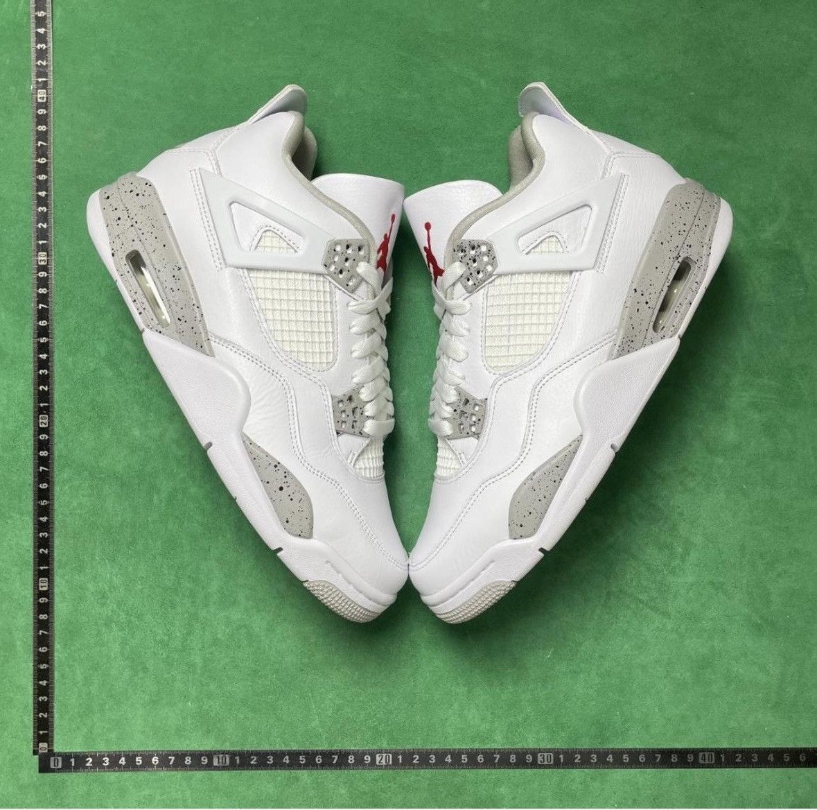 Jordan Brand Nike Air Jordan 4 Retro White Oreo - authentic Size US 11 / EU 44 - 2 Thumbnail
