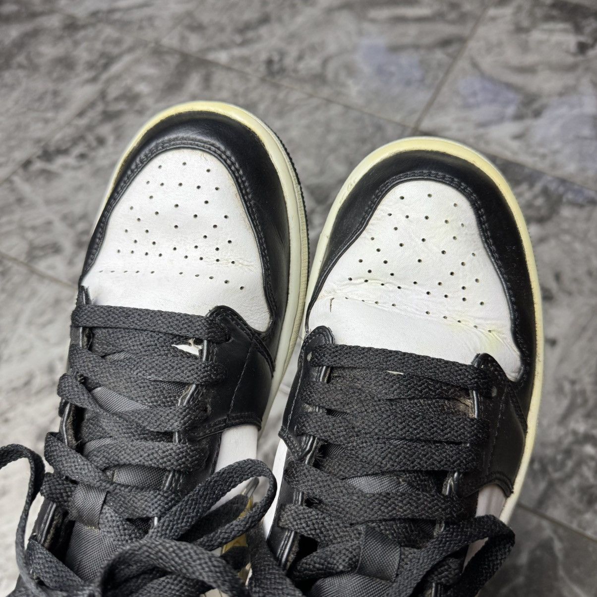 Jordan Brand × Nike × Vintage Jordan 1 White Pollen Black Size US 9.5 / EU 42-43 - 6 Thumbnail