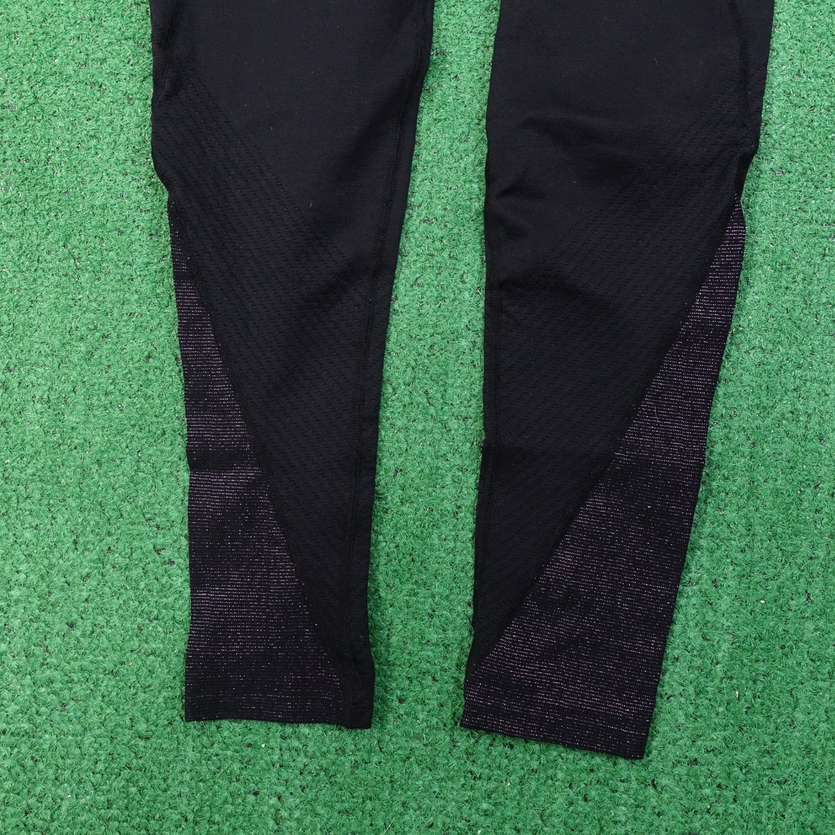 Vintage VINTAGE Mono B Activewear Pants Womens Size Large Black Joggers Casual Workout 22.5 Inseam Size 36" / US 14 / IT 50 - 3 Thumbnail