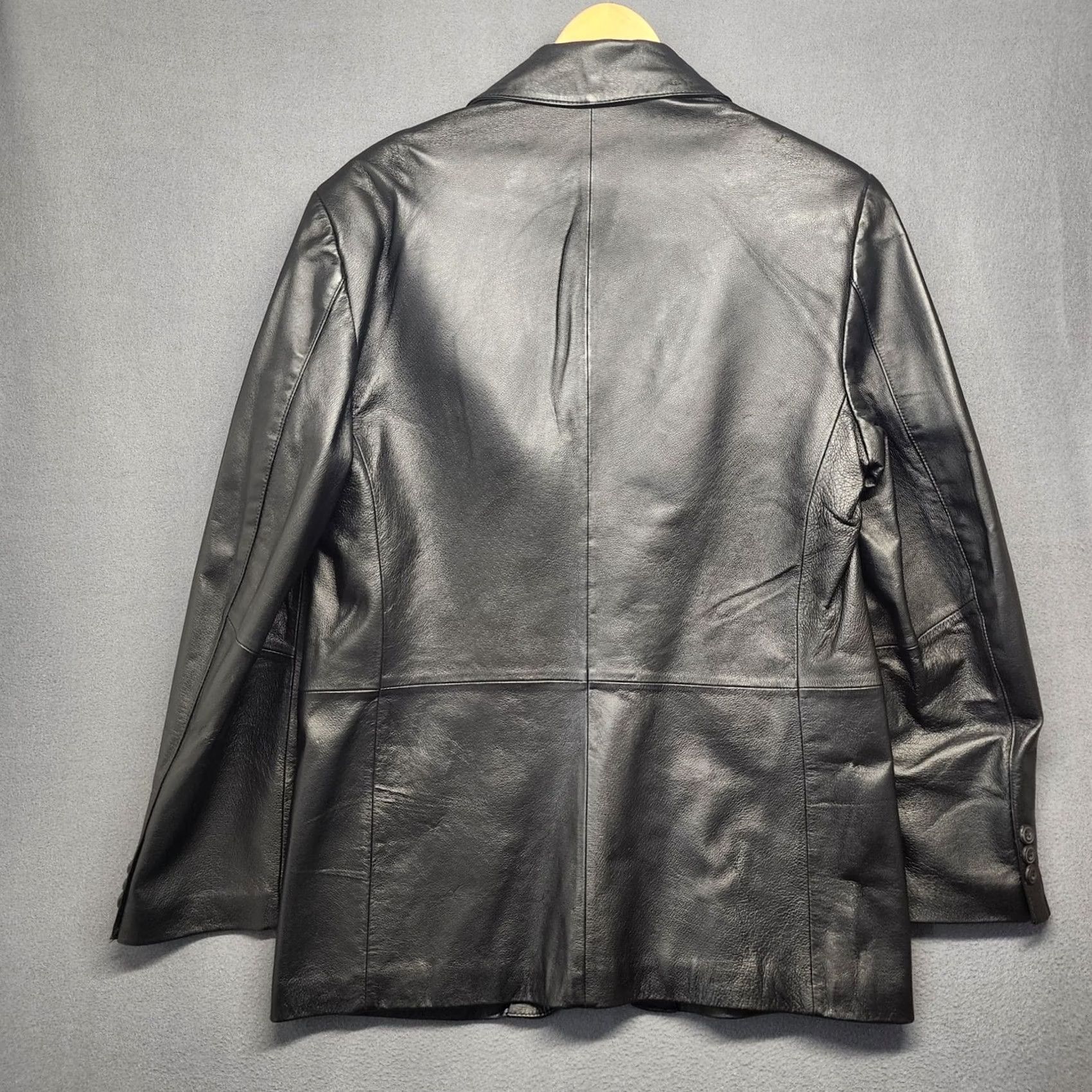 Croft & Barrow Croft & Barrow Mens Leather Coat Jacket Black Classic Button Front EXCELLENT Coat Leather Button Mens M Black 42 Chest Mid-Length Solid Size US M / EU 48-50 / 2 - 2 Thumbnail