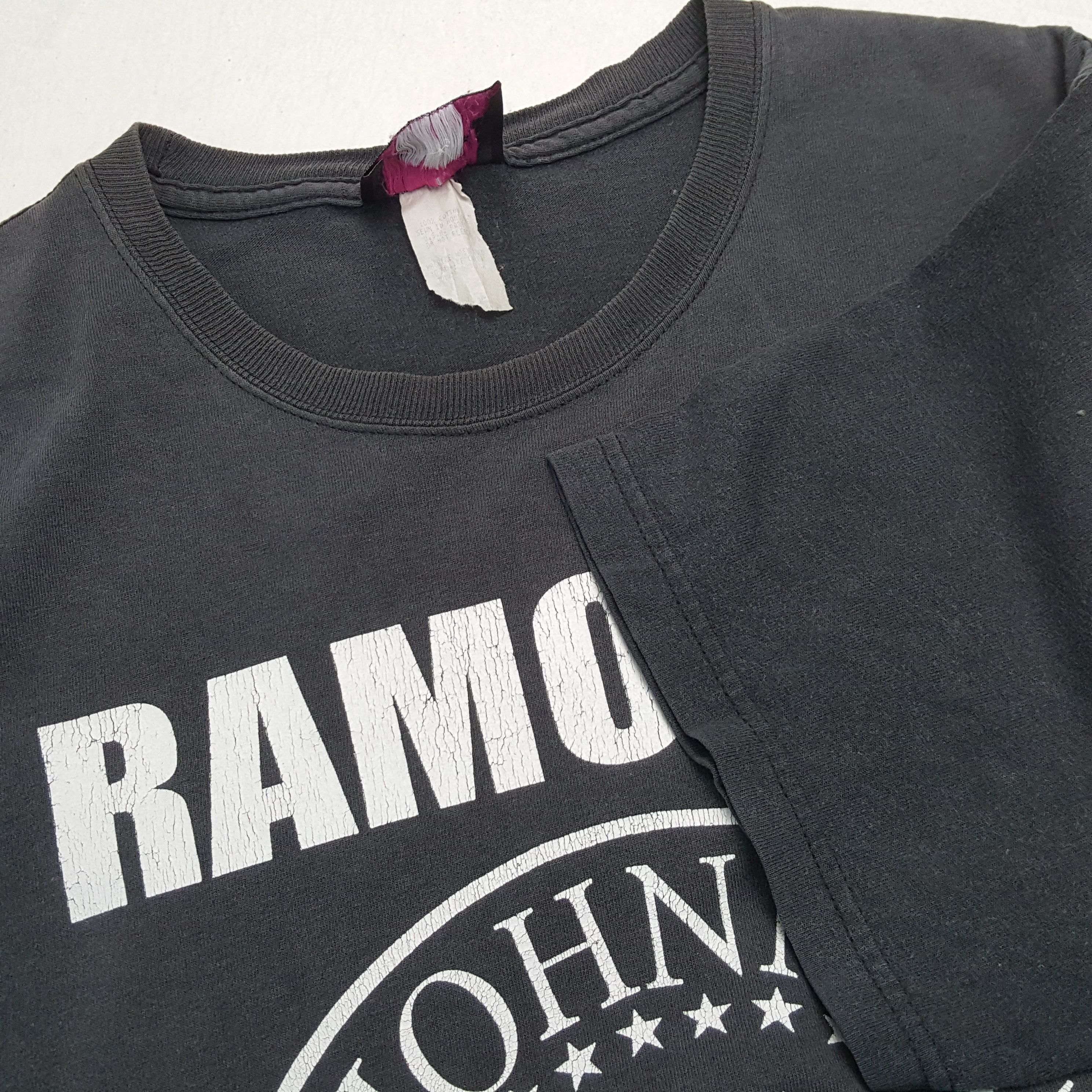 Band Tees × Vintage RAMONES Rock Band Music Vintage Tshirt Size US L / EU 52-54 / 3 - 6 Thumbnail