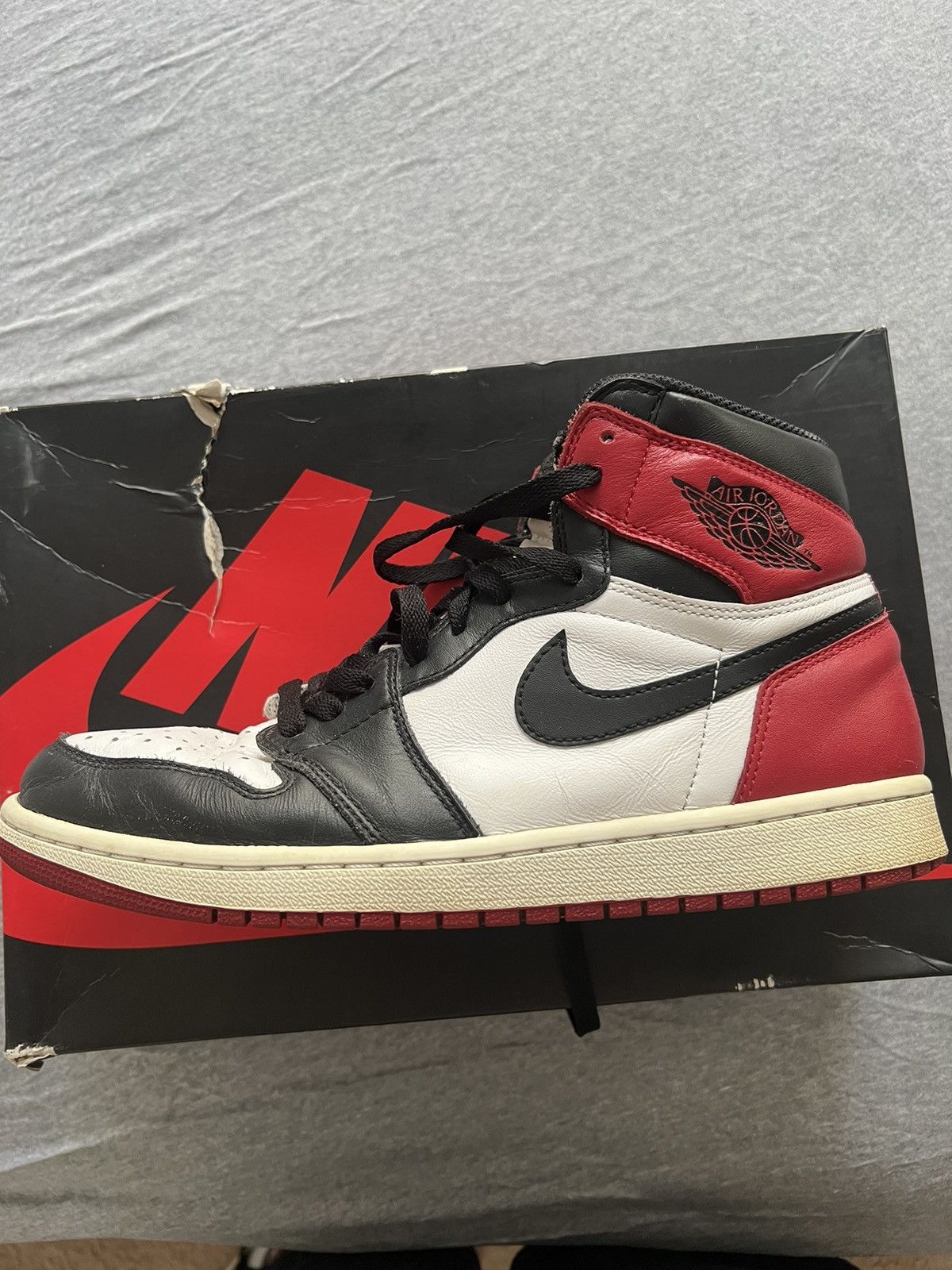 Jordan Brand × Nike Jordan 1 High Black Toe (2016) Size US 10.5 / EU 43-44 - 4 Thumbnail
