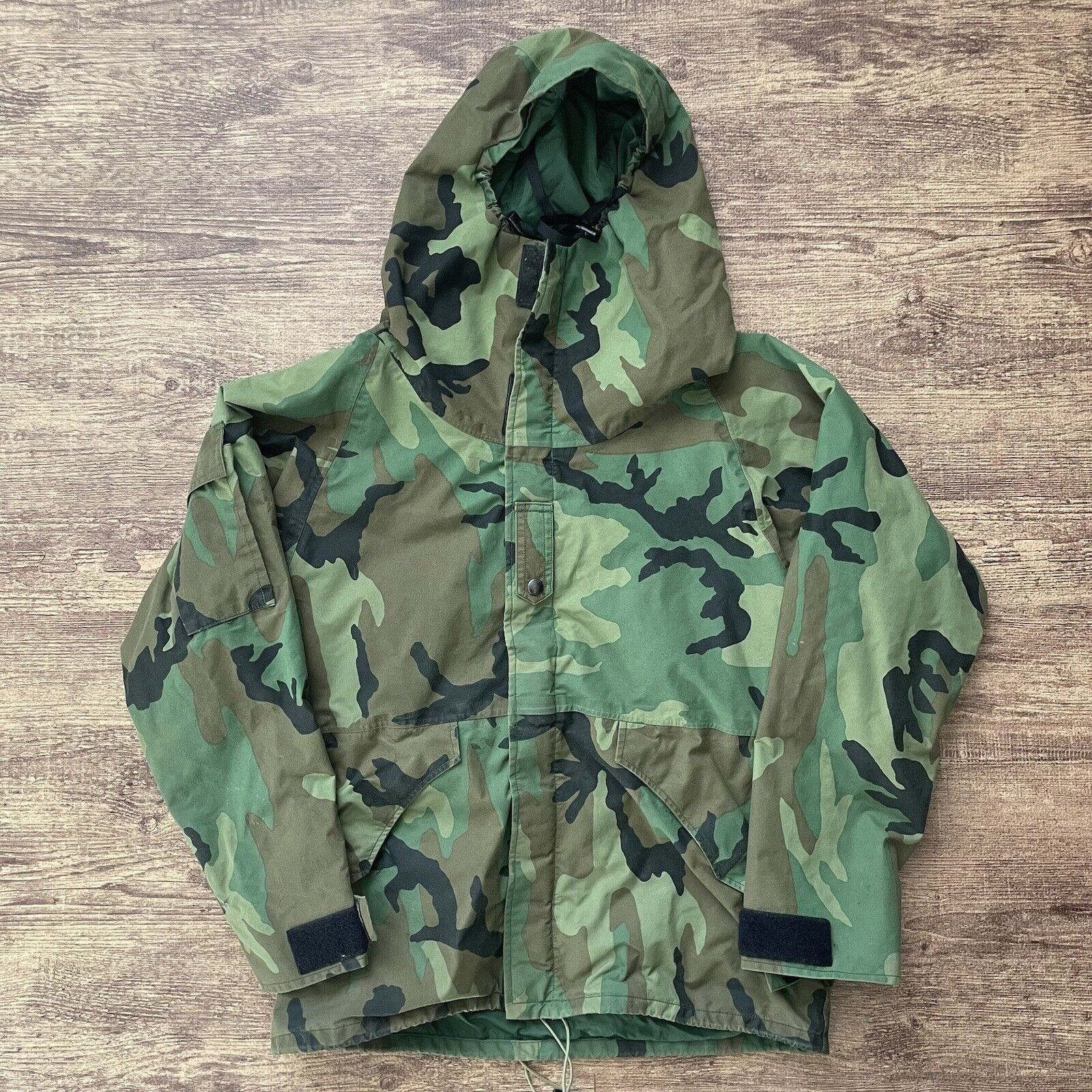 Image of Vintage 1970S Raven Woodland Camouflage Gore-Tex Parka Small in Green, Men's