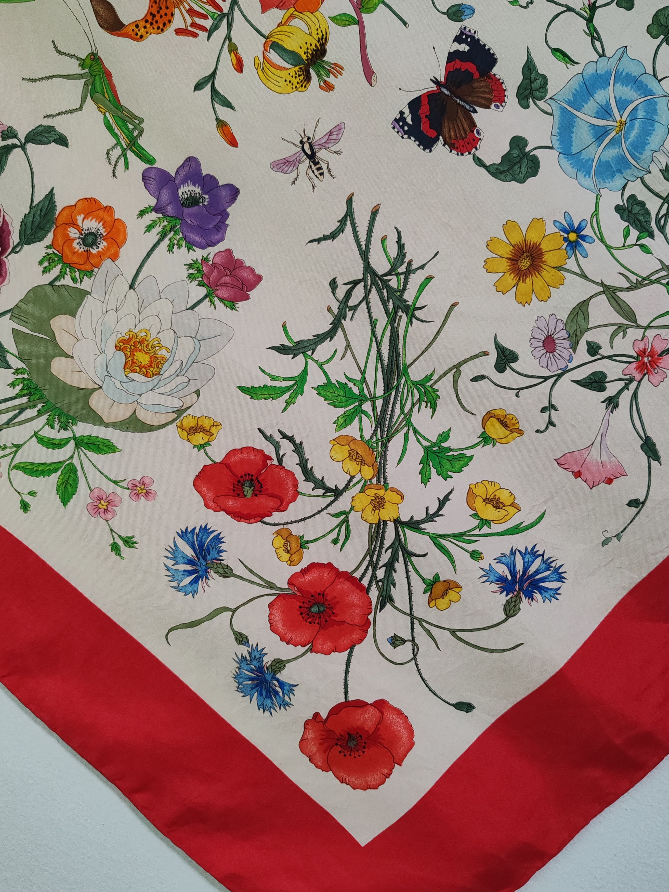 Gucci Gucci V.Accornero floral vintage silk scarf in red frame Size ONE SIZE - 5 Thumbnail