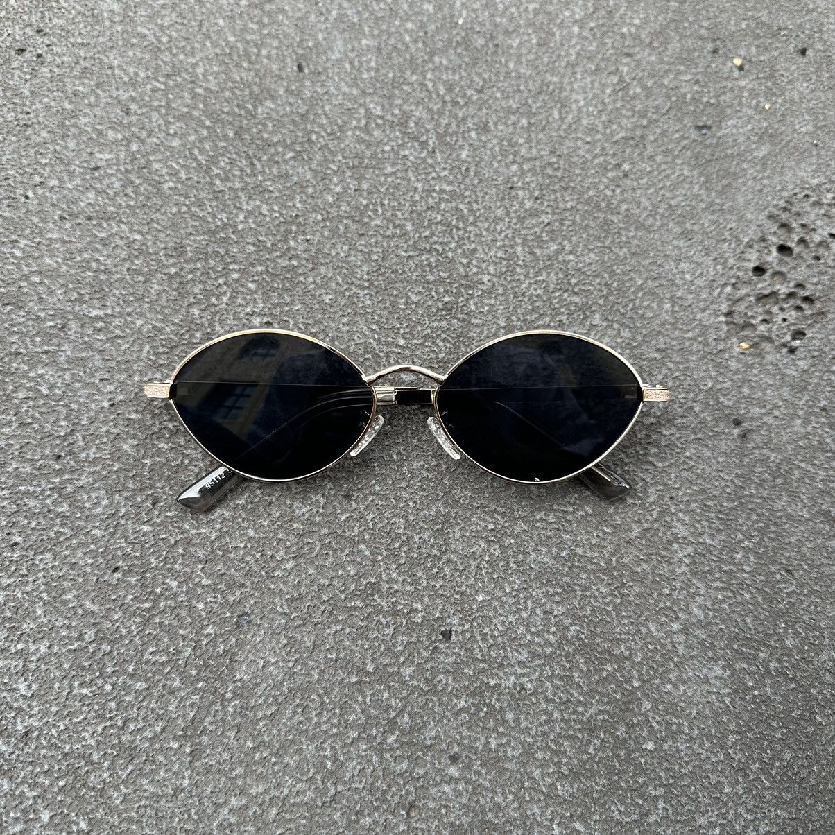 Vintage Y2K Unisex Sunglasses Retro Fashion Shades DG7192-02 Size ONE SIZE - 1 Thumbnail