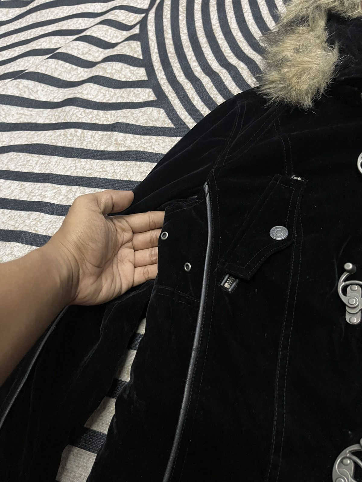 In The Attic 1990s IN THE ATTIC HOMME VELVET PARKA FAUX FUR HOODIE Size US L / EU 52-54 / 3 - 7 Thumbnail