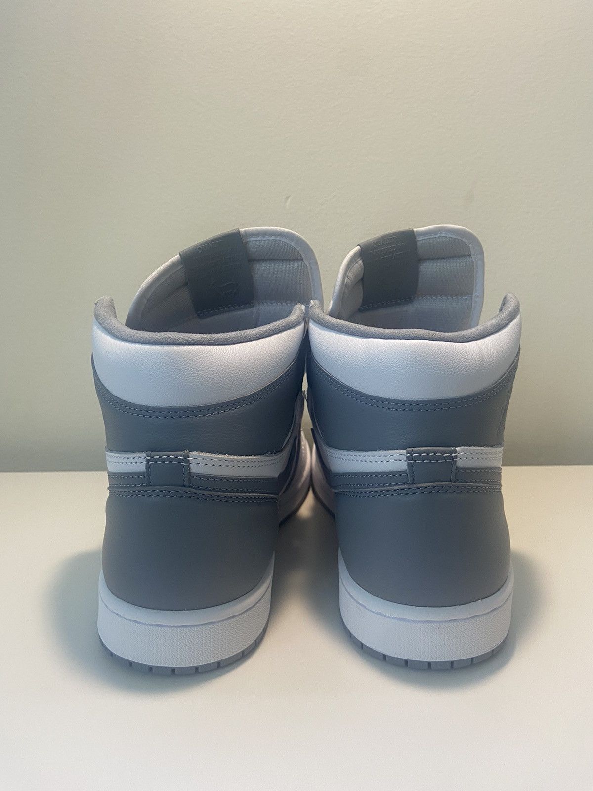 Jordan Brand Air Jordan 1 Retro High OG "Stealth” Size US 9 / EU 42 - 2 Thumbnail