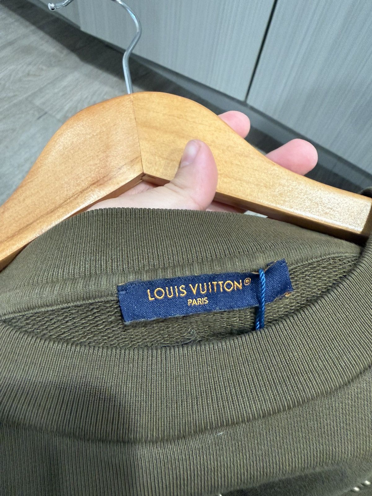Louis Vuitton Louis Vuitton Lovers Olive Sweatshirt Size US M / EU 48-50 / 2 - 5 Thumbnail