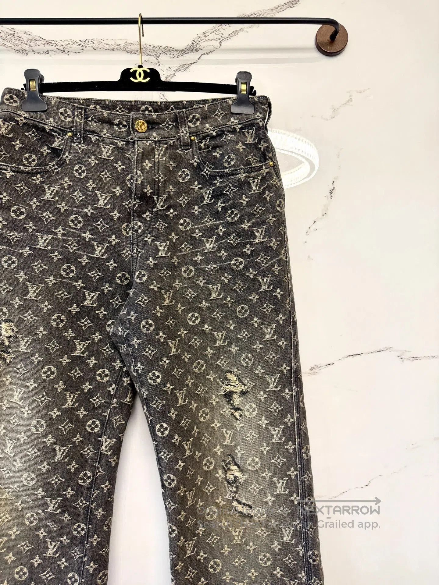 Louis Vuitton louis vuitton gray embroidered denim pants. Size 30" / US 8 / IT 44 - 2 Thumbnail