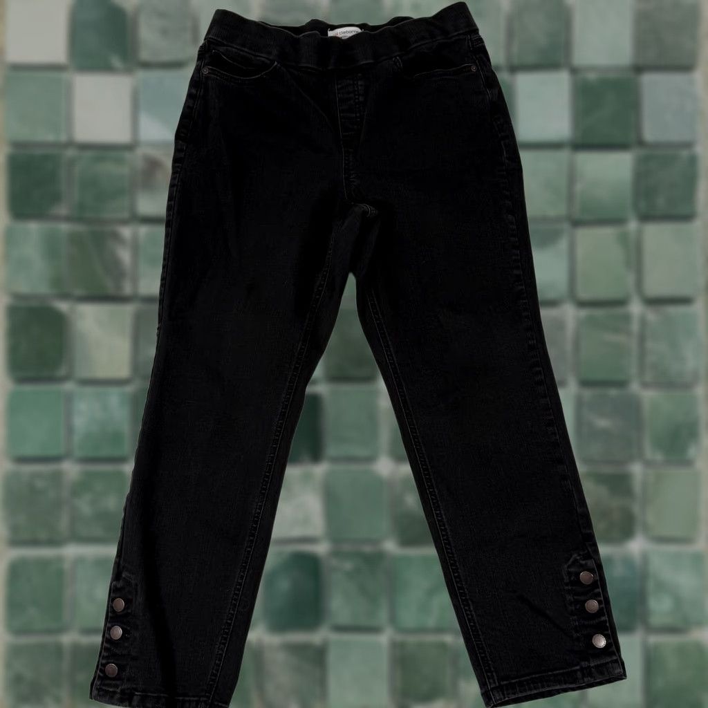 Liz Claiborne Liz Claiborne Jegging Amber Pull-On Black 12 Slim Ankle 25in Inseam Jeans Women’s Size 34" / US 12 / IT 48 - 1 Thumbnail