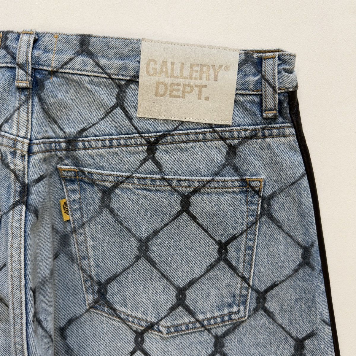 Gallery Dept. ‘Cage Ventura’ Print Washed Blue Jeans Size US 32 / EU 48 - 15 Thumbnail