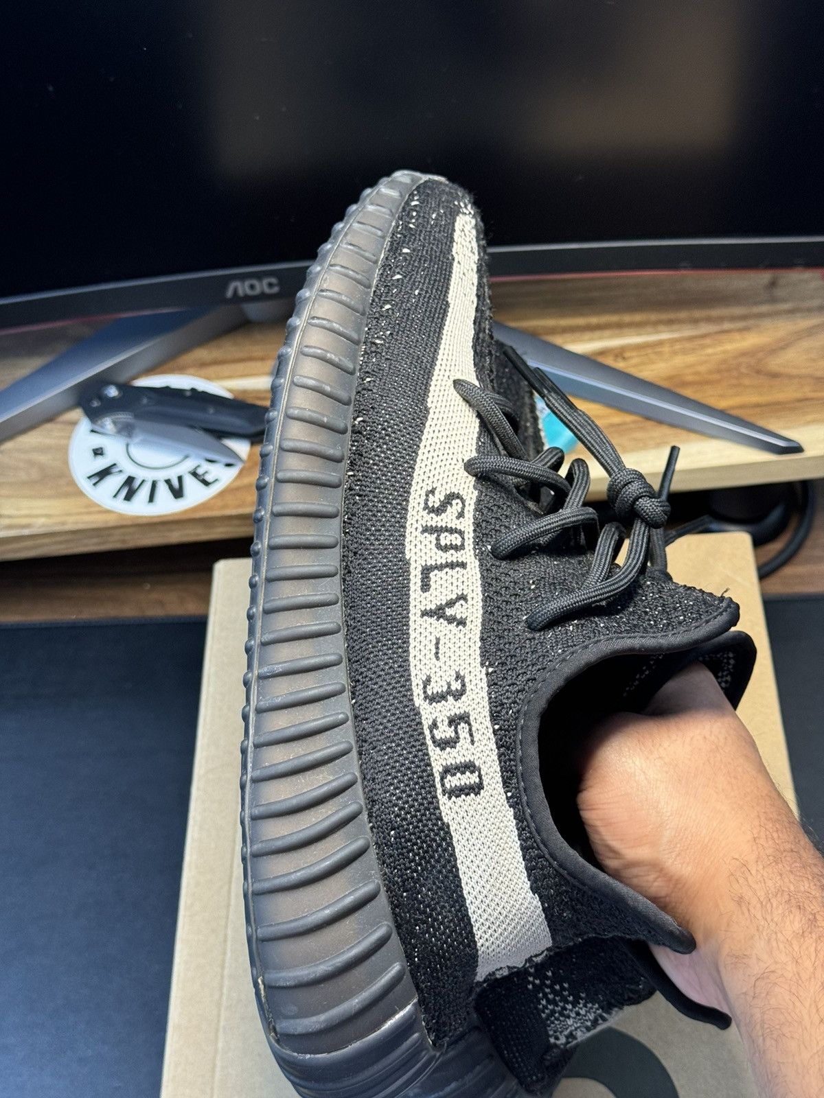 Adidas × Kanye West × Yeezy Yeezy Boost 350 V2 Oreo - 9.5M - Good Condition Size US 9.5 / EU 42-43 - 8 Thumbnail