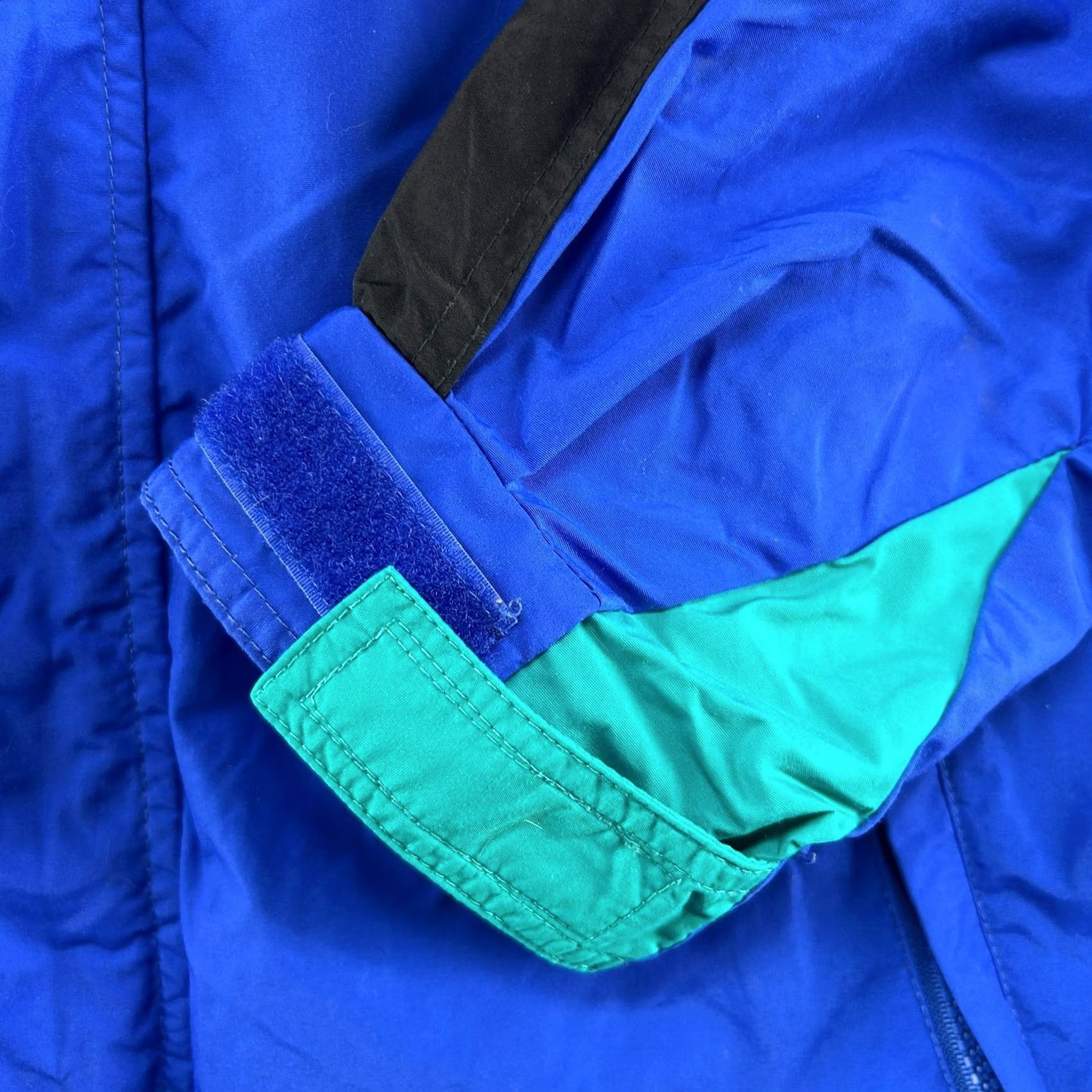 Vintage VINTAGE Columbia Titanium Tech Parka Jacket Mens L Blue Black Hooded Ski Snowboard Nylon 90s Size US L / EU 52-54 / 3 - 6 Thumbnail