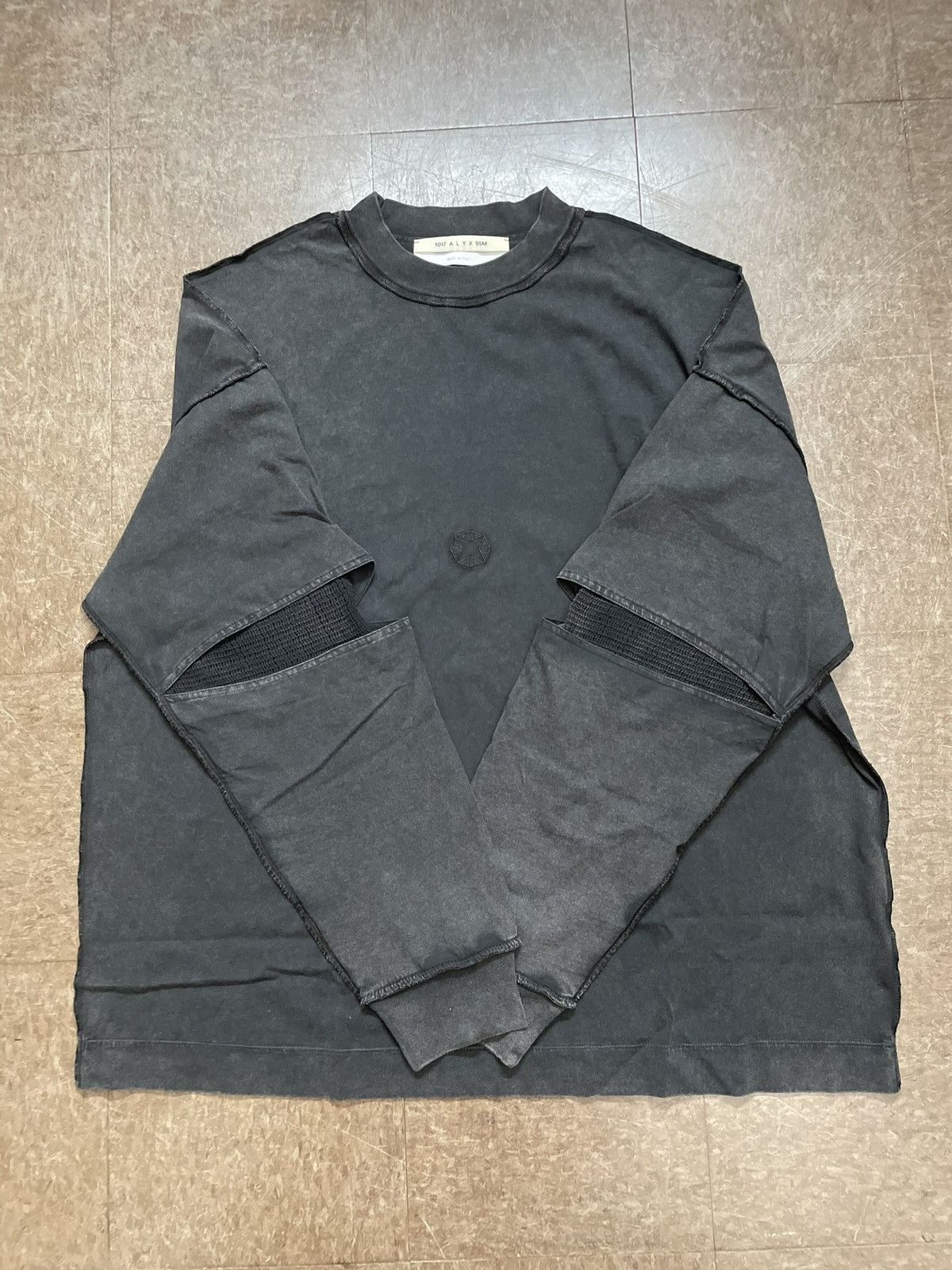 1017 ALYX 9SM × Alyx 1017 ALYX 9SM Cut out elbow long-sleeve with logo Size US L / EU 52-54 / 3 - 2 Thumbnail