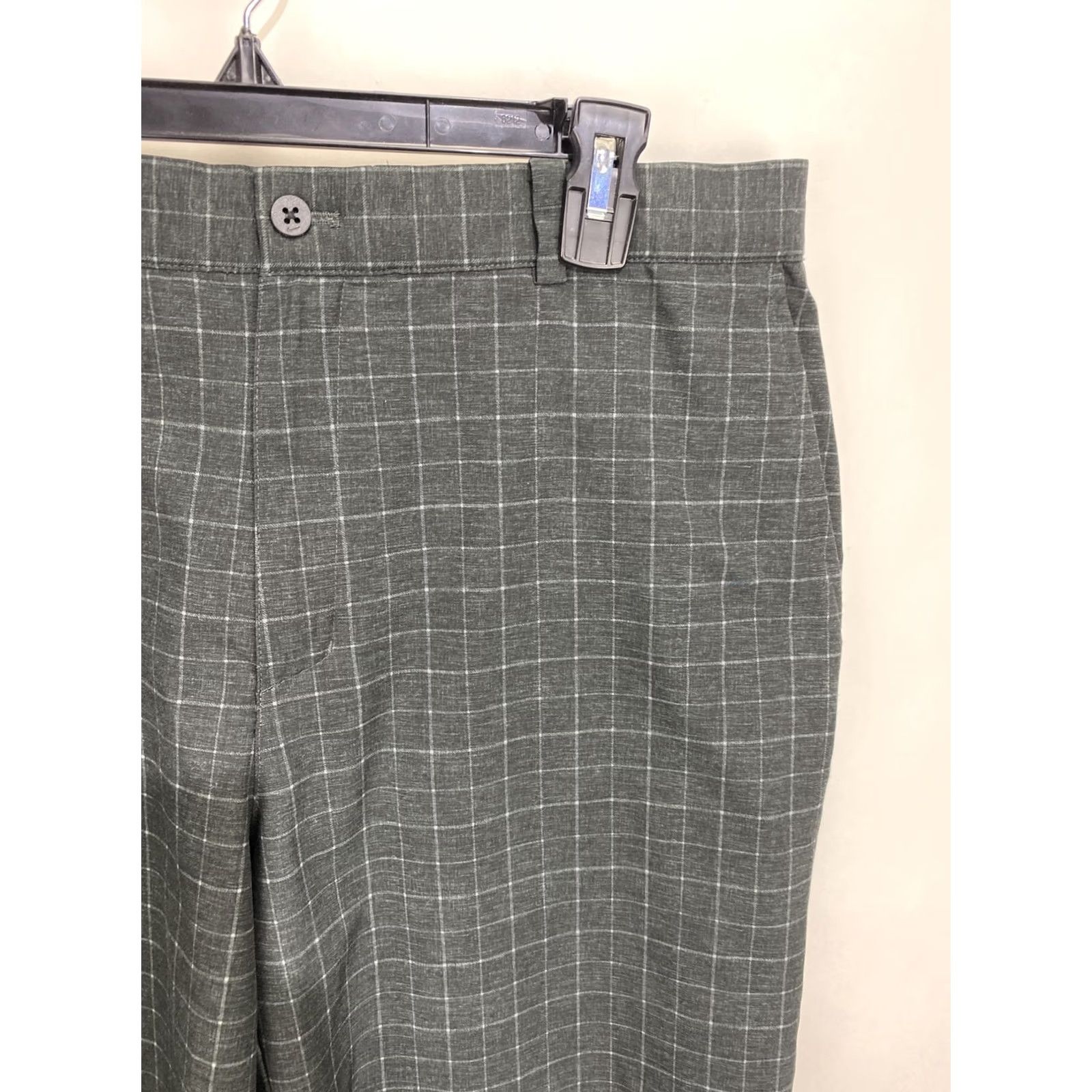 Nike Nike Golf Shorts Dri-Fit Swoosh Gray Mens 36 Plaid Charcoal Zipper Pockets Easy Care Lightweight Modern Chino Casual Sports Outdoor 90s Theme? Size US 36 / EU 52 - 3 Thumbnail