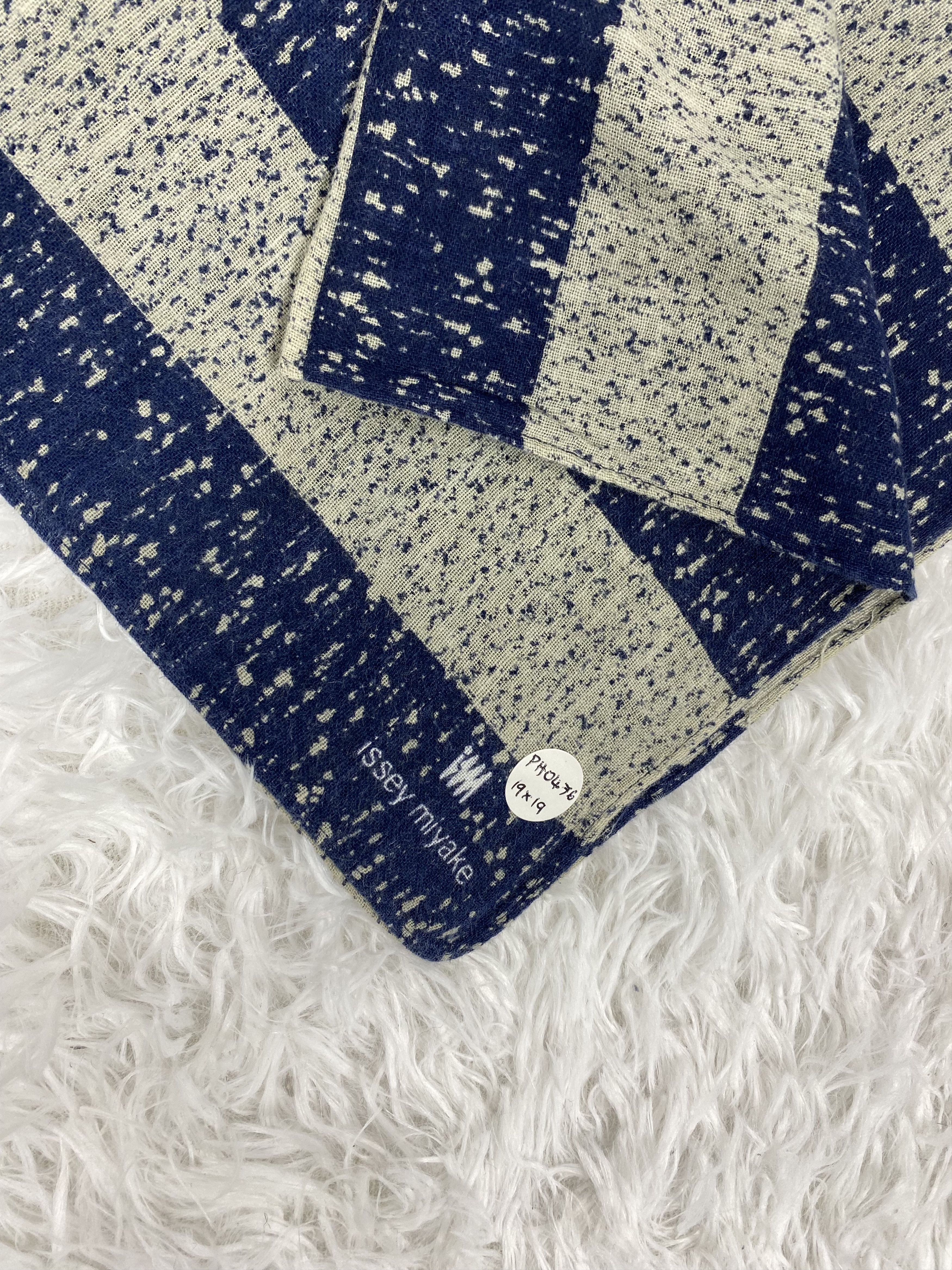 Issey Miyake Vintage Issey Miyake Handkerchief Neckerchief PH0476 Size ONE SIZE - 2 Thumbnail