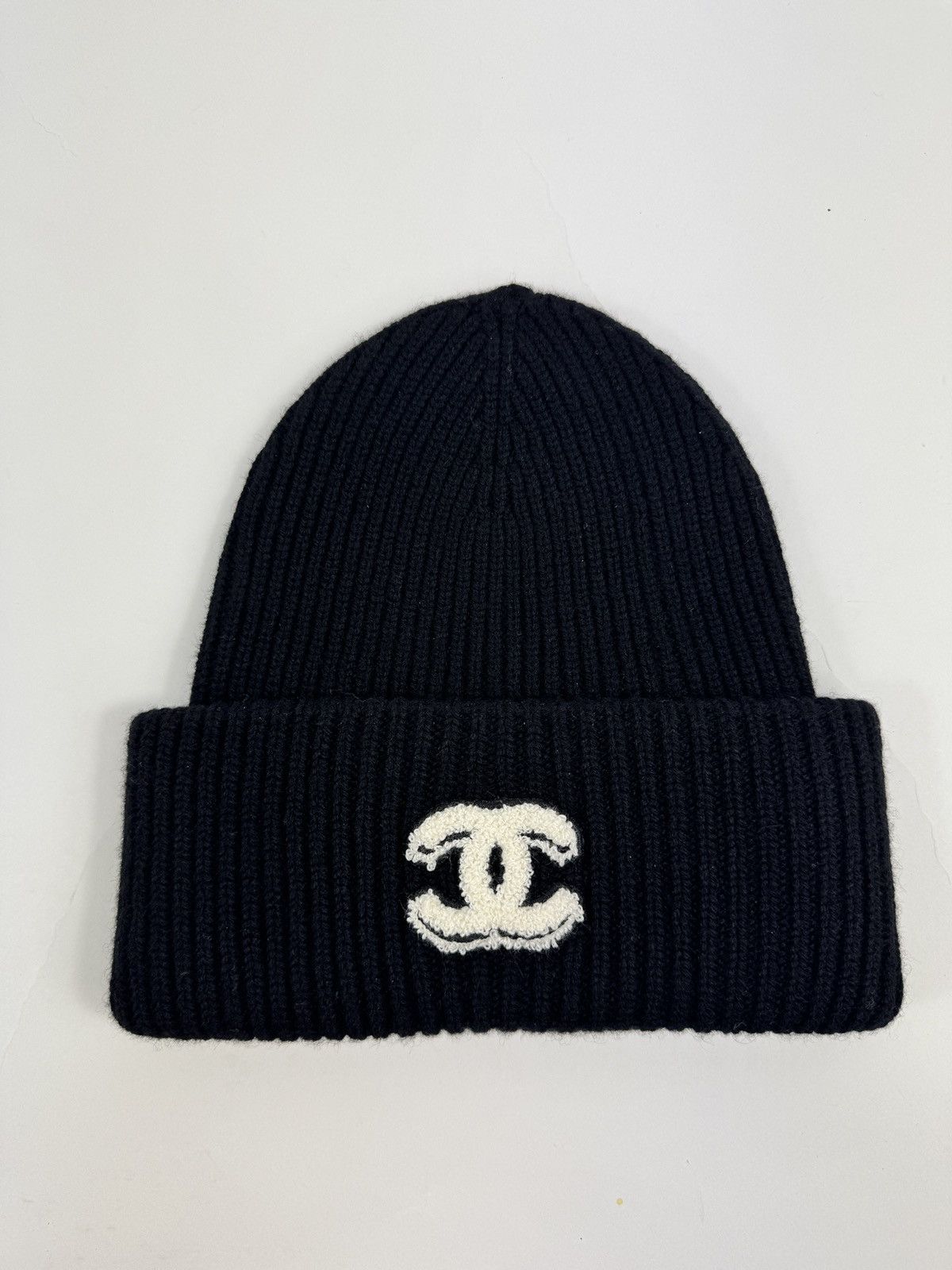 Pre-owned Chanel Logo Beanie In Black