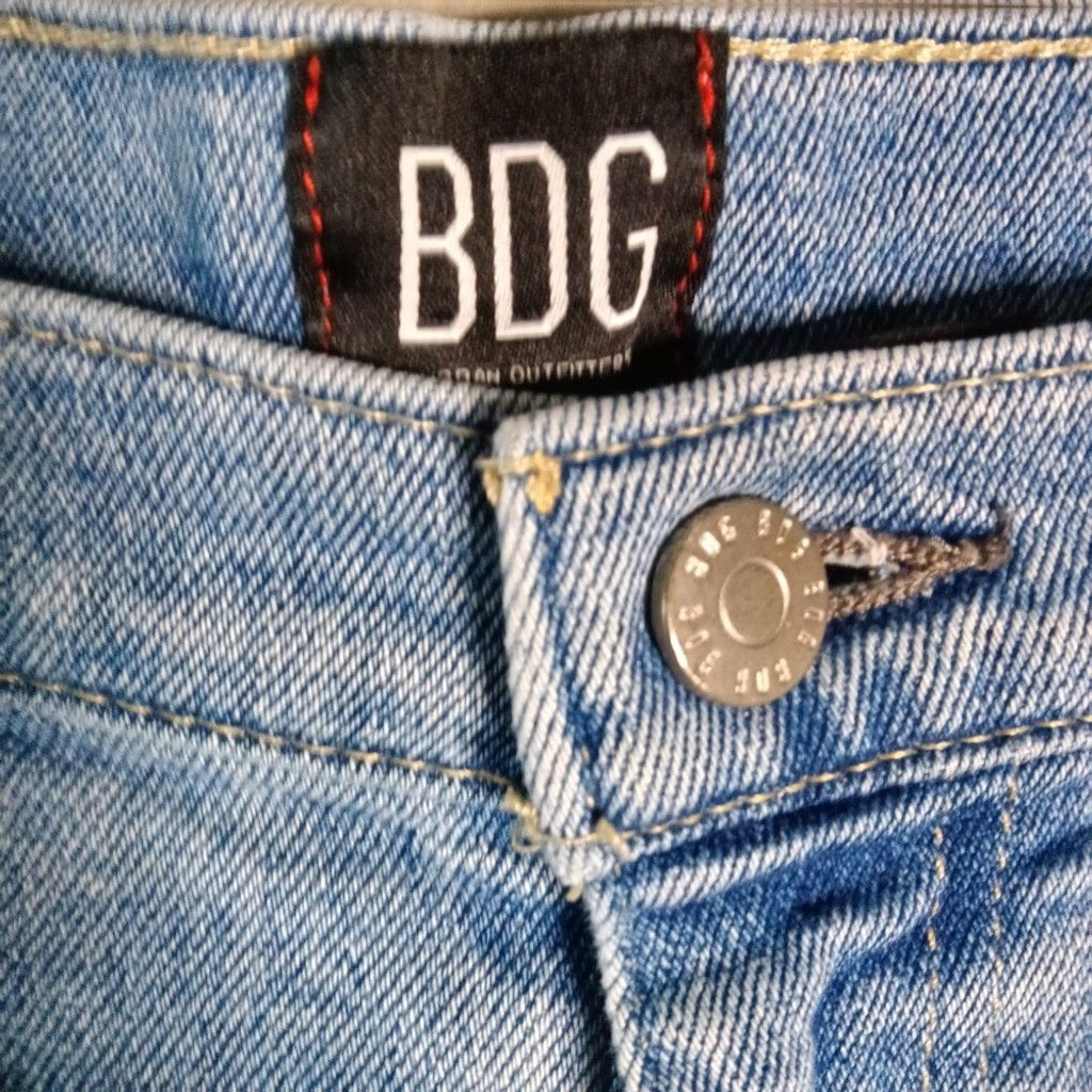 Bdg BDG High-Waisted Cropped Girlfriend Jean Light Wash Size 28 Size 28" / US 6 / IT 42 - 6 Thumbnail