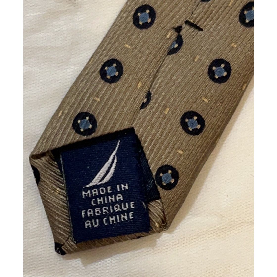 Nautica Nautica Silk Neck Tie ~ Gray ~ 3.75" x 61" Size ONE SIZE - 7 Thumbnail