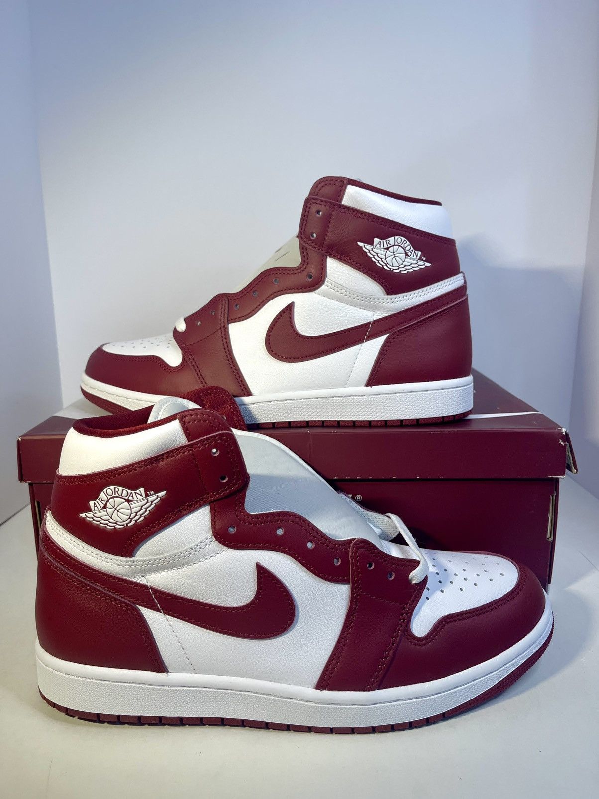 Jordan Brand Air Jordan 1 Retro High OG Artisanal Team Red Size 11 Mens Size US 11 / EU 44 - 1 Thumbnail