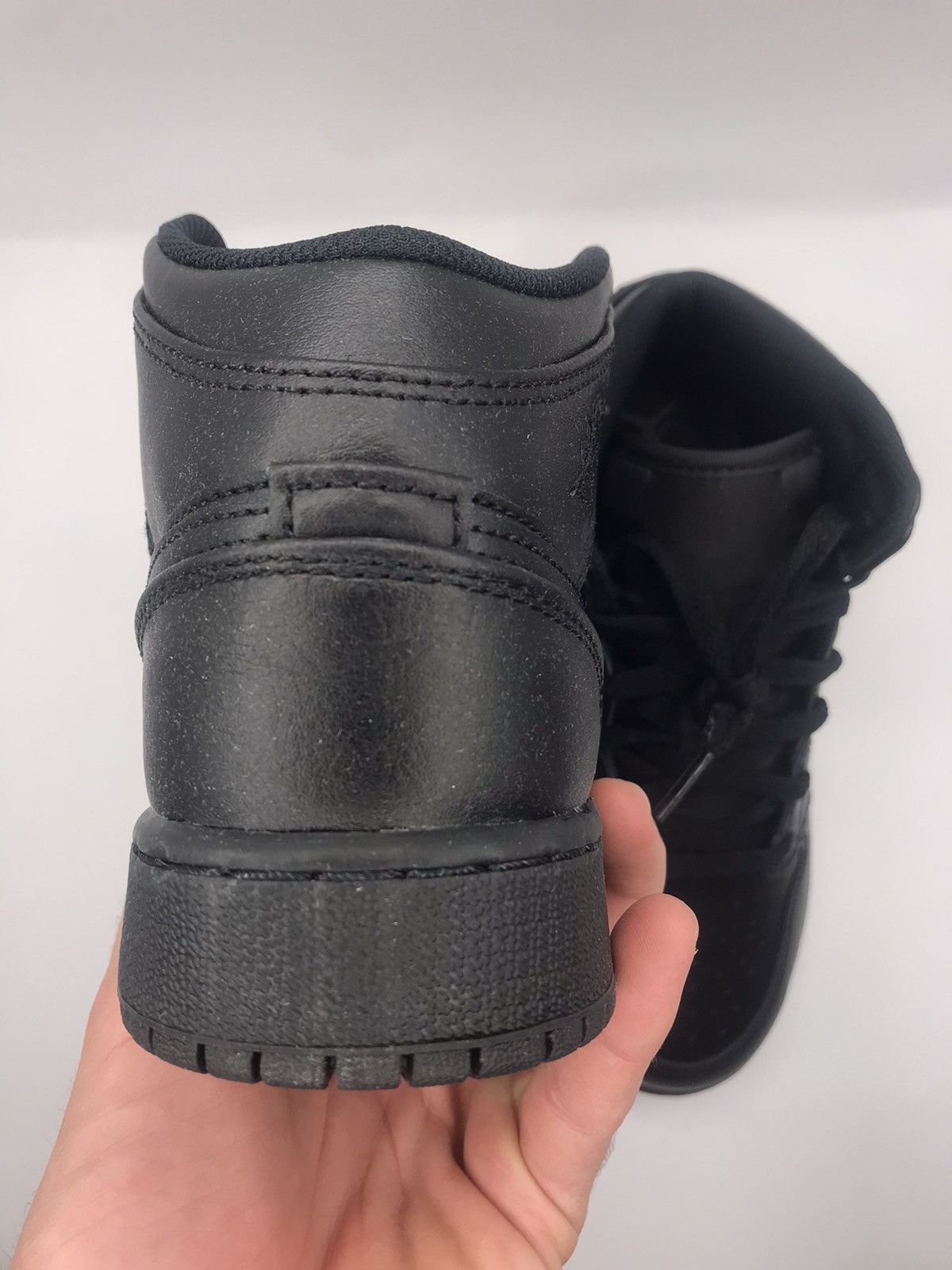 Jordan Brand Jordan 1 Mid “Full Black” Size US 7.5 / IT 37.5 - 6 Thumbnail