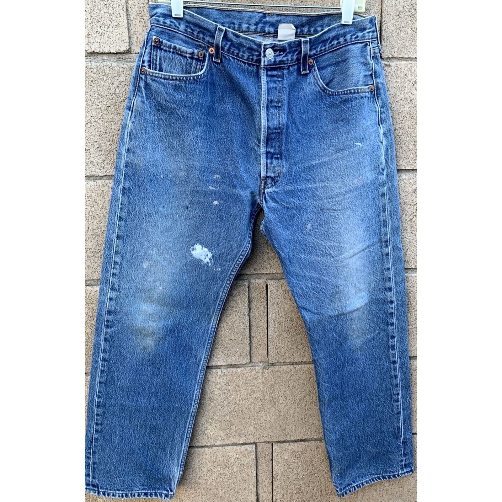 Levi's VINTAGE Levi's 501 Jeans Blue Cotton 34 in Waist 29.5 Inseam 36 Mens Regular Paint Fade 100% Cotton Button Fly Size US 36 / EU 52 - 5 Thumbnail