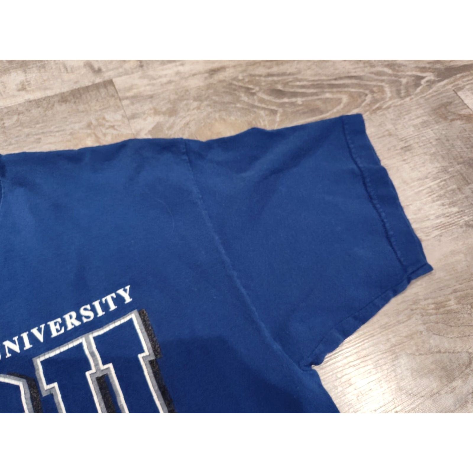 Jansport VINTAGE Jansport GVSU Lakers T-Shirt Men Large Blue College College Sports USA 90s Size US L / EU 52-54 / 3 - 7 Thumbnail