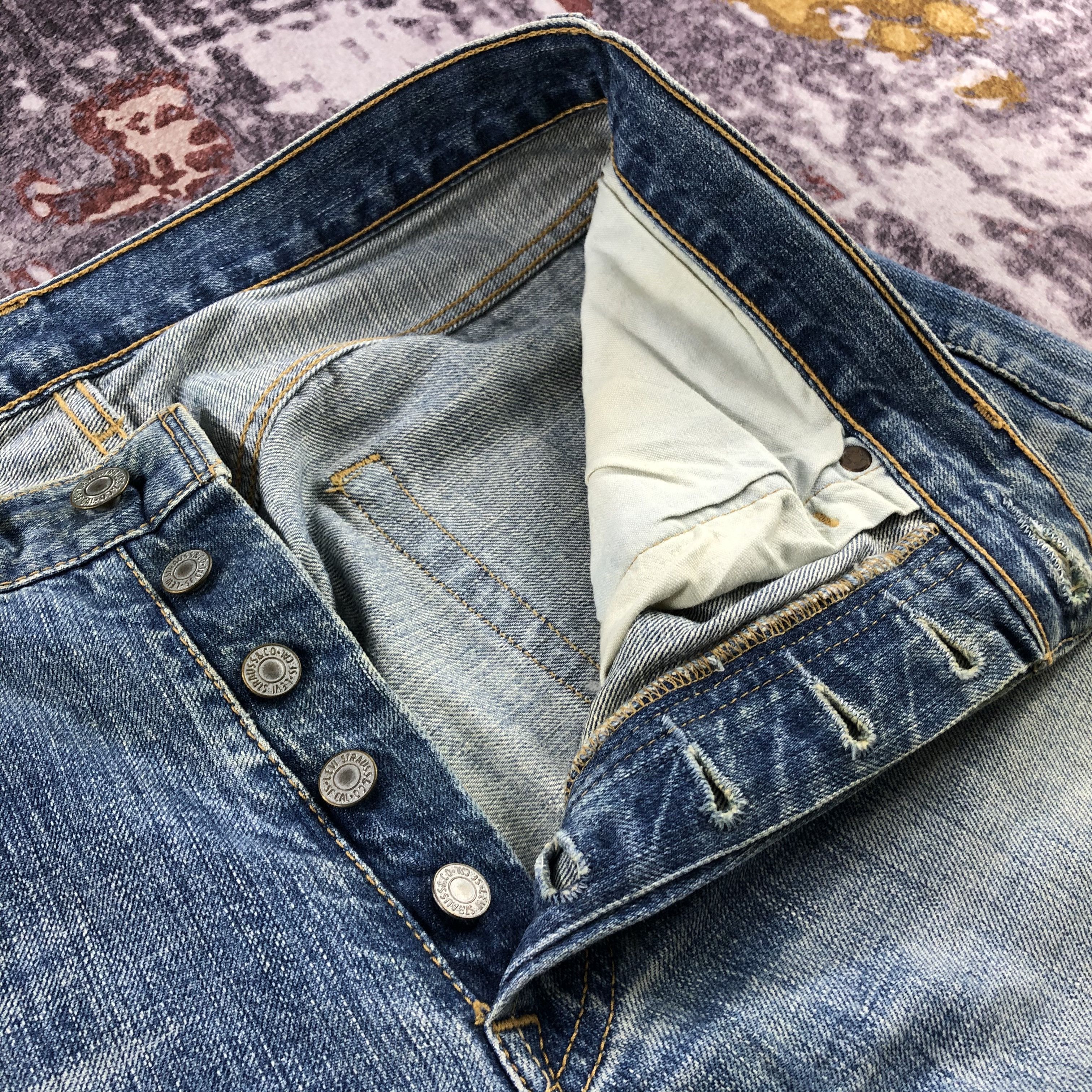 Levi's × Vintage Vintage 90s Blue Wash Levis 501 Jeans-JM2778 Size US 33 - 15 Thumbnail