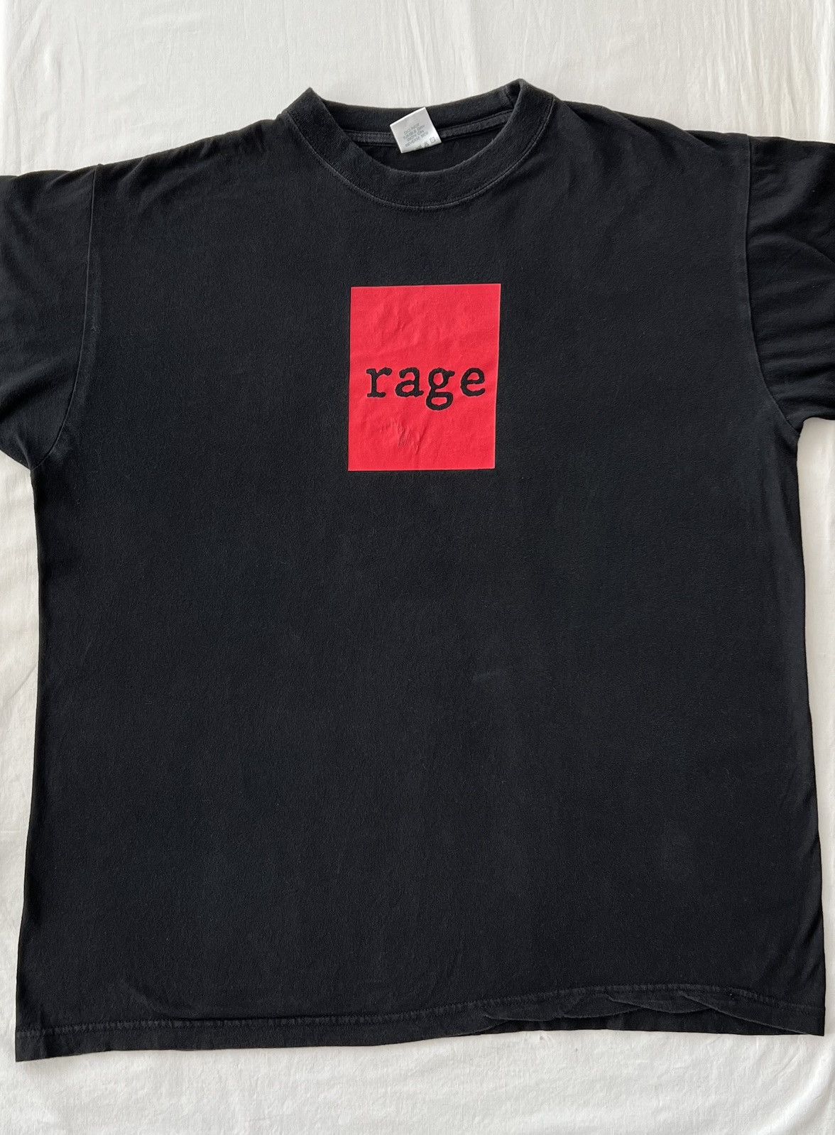 Band Tees Vintage 90s Rage Against the Machine Guerrilla Radio T-shirt Size US XL / EU 56 / 4 - 4 Thumbnail