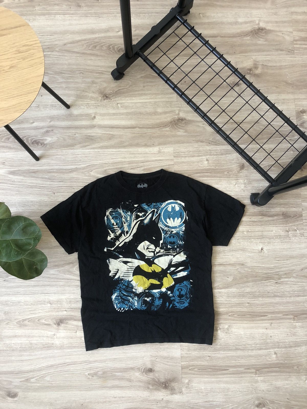 Vintage Vintage Batman DC Comics Big Logo Faded T Shirt Size US L / EU 52-54 / 3 - 1 Thumbnail