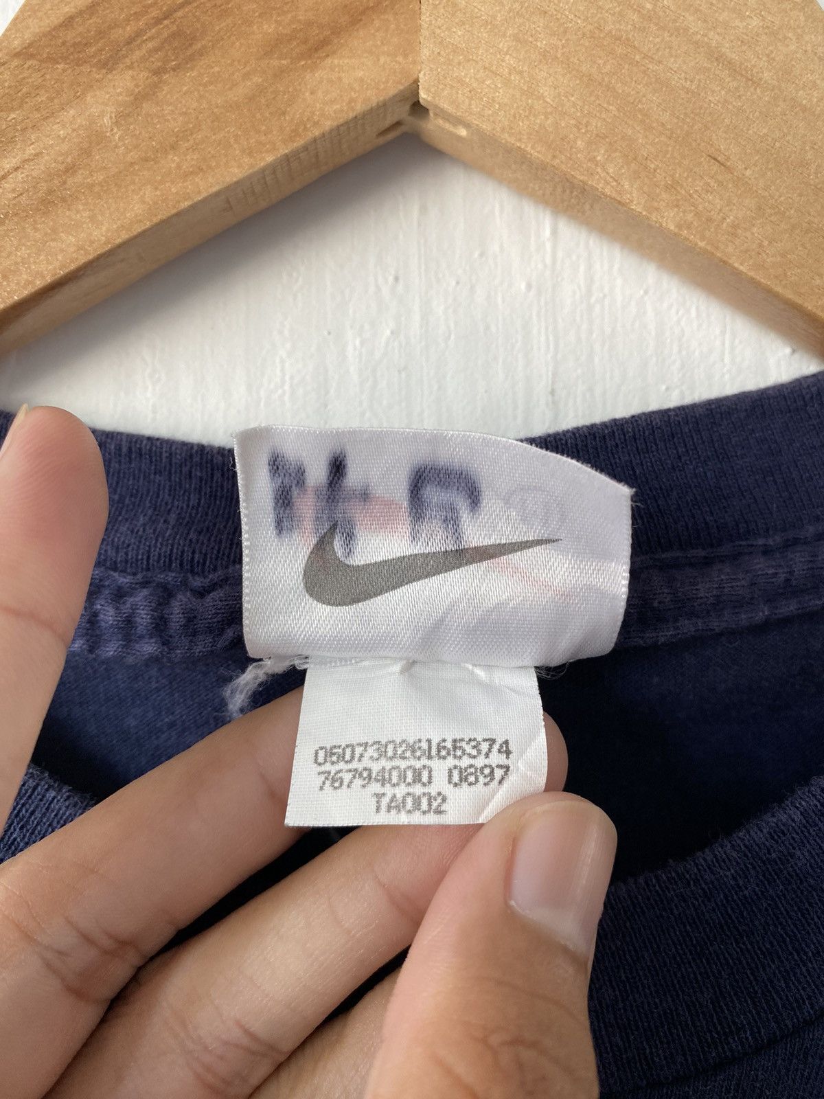 Nike × Vintage Vintage Nike Swoosh T-shirt Size US M / EU 48-50 / 2 - 4 Thumbnail