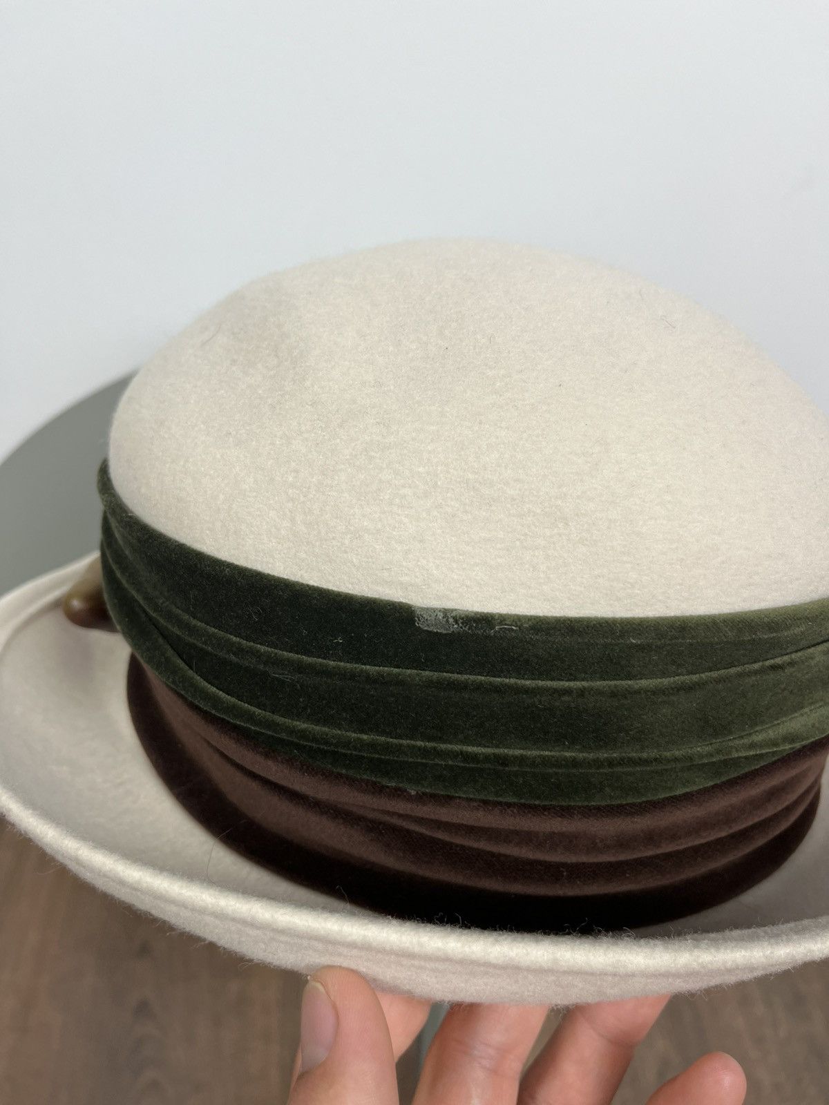 Kangol Vintage Kangol Beige Wool Felt Hat Velvet Bow Fruit Trim Size ONE SIZE - 9 Thumbnail