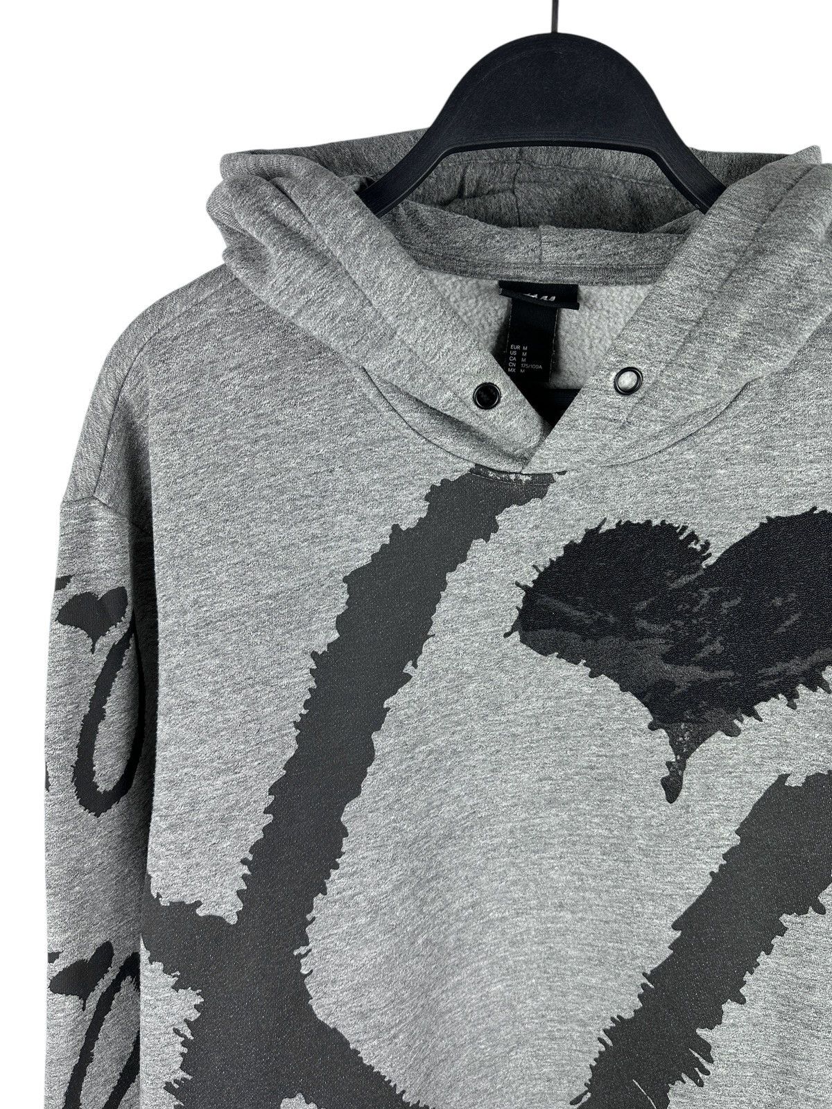 H&M × The Weeknd H&M x The Weeknd XO Heart Big Logo Men’s Gray Hoodie Merch Size US M / EU 48-50 / 2 - 2 Thumbnail